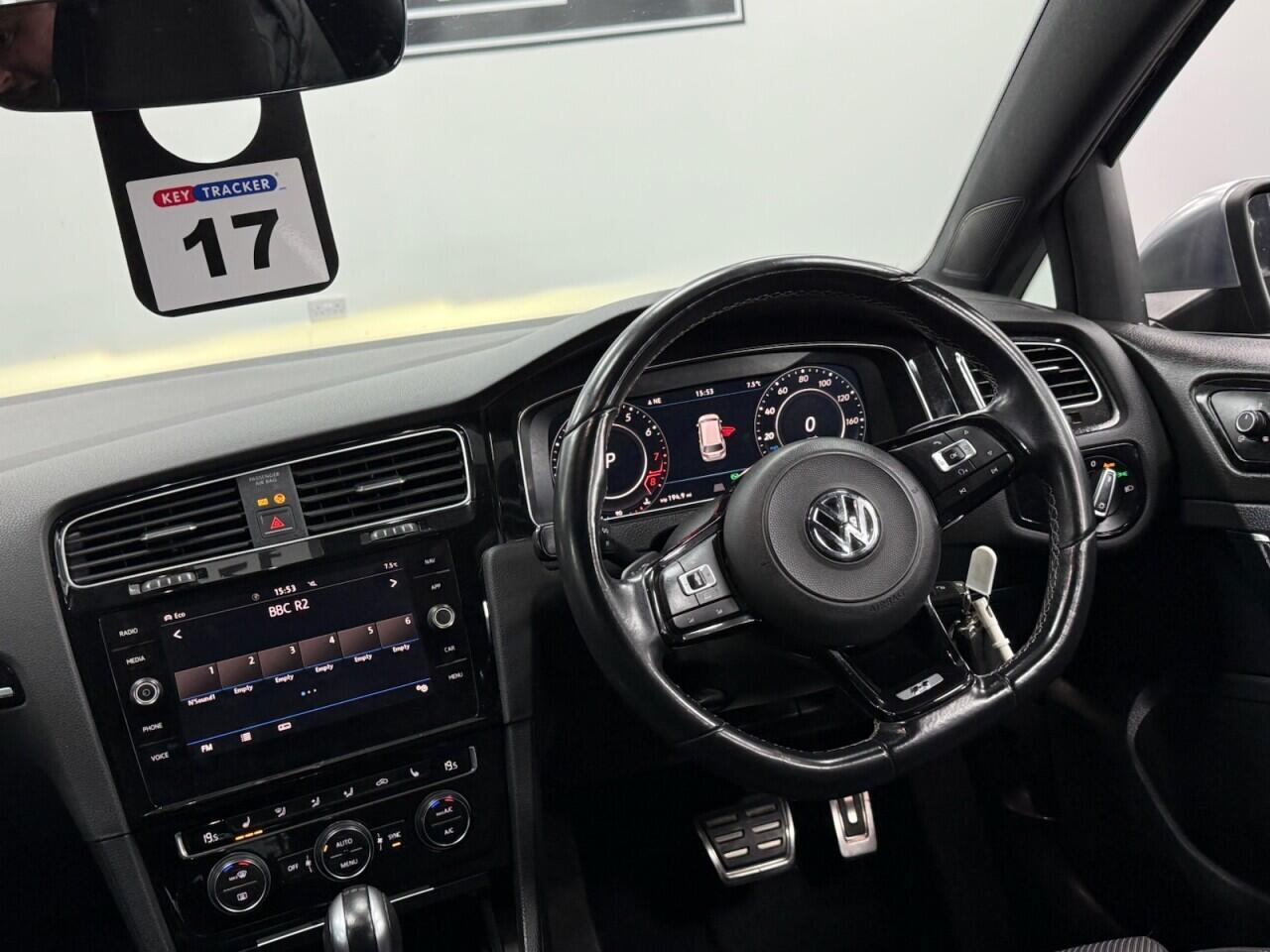 Volkswagen Golf - Image 26