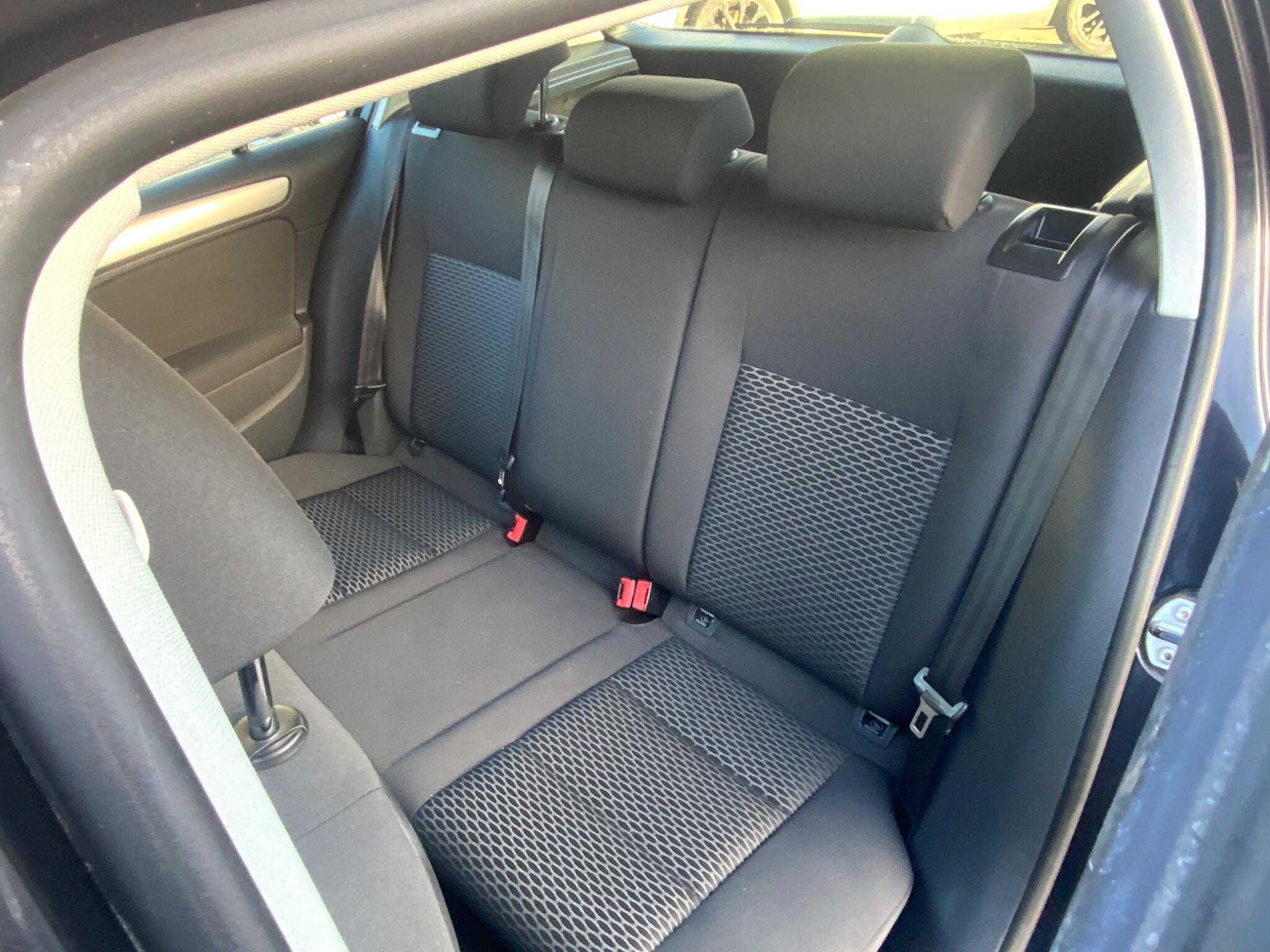 Volkswagen Golf - Image 21