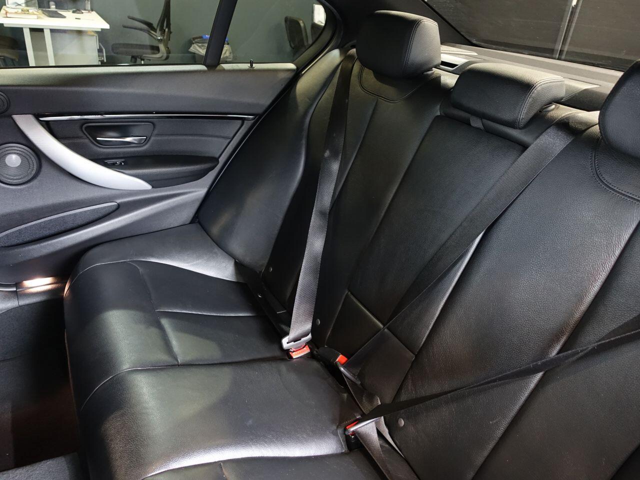 BMW 3 Series - Image 17