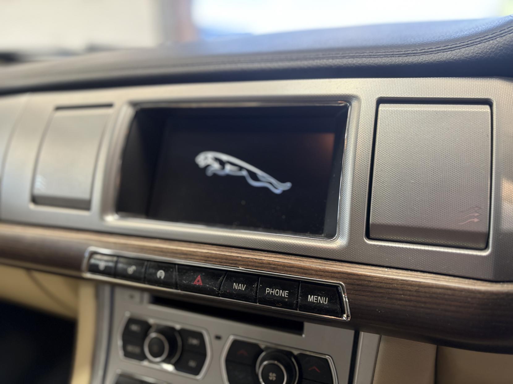 Jaguar XF - Image 18