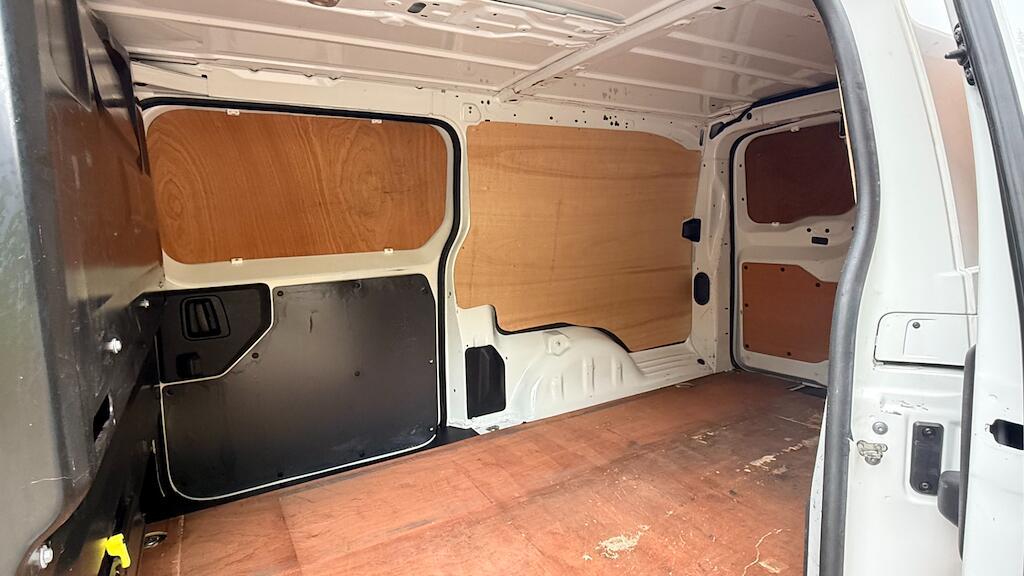 Vauxhall Vivaro - Image 11