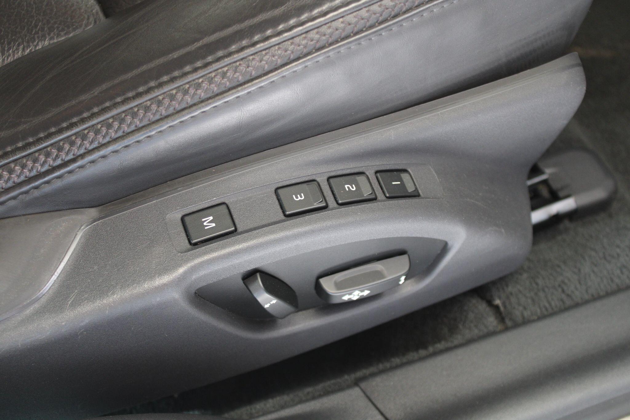 Volvo XC70 - Image 45