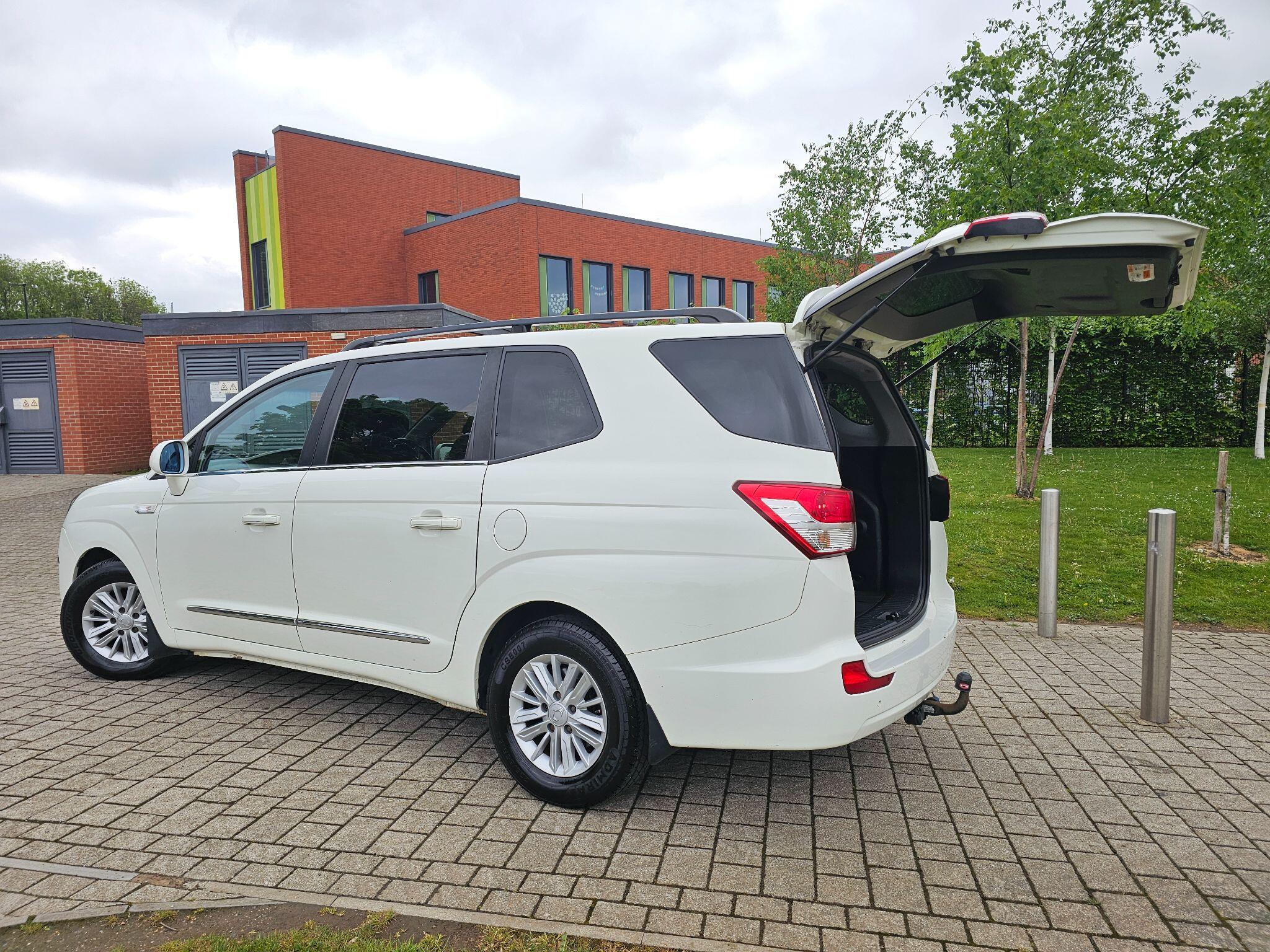 Ssangyong Turismo - Image 27