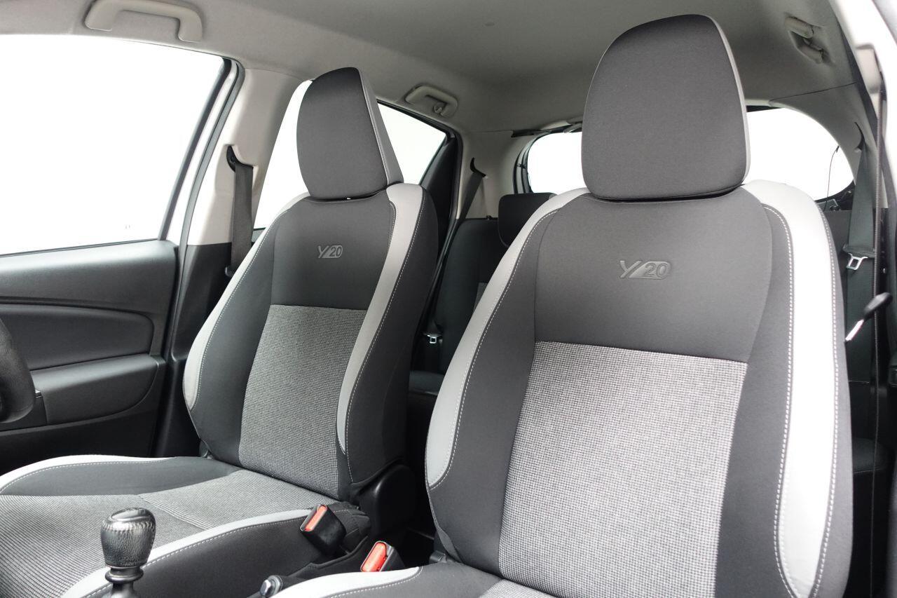 Toyota Yaris - Image 17