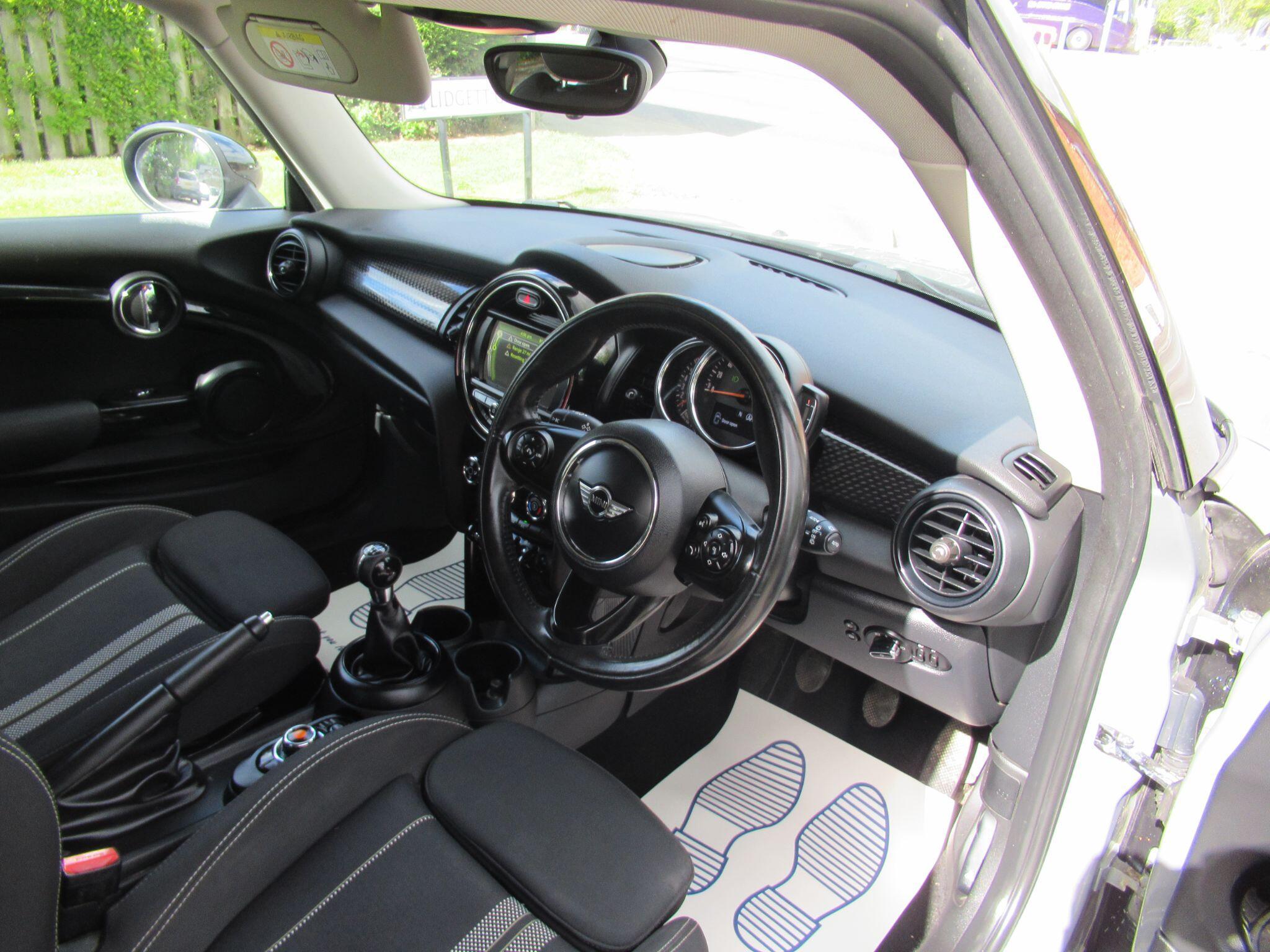 MINI Hatch - Image 17