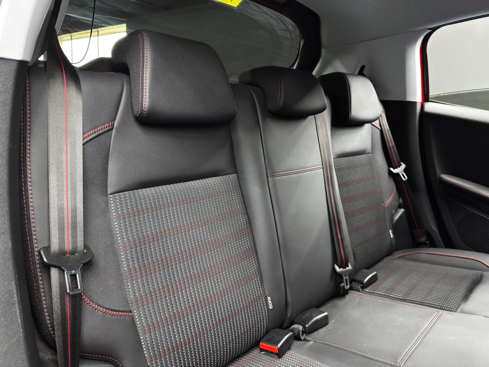 Peugeot 208 - Image 15