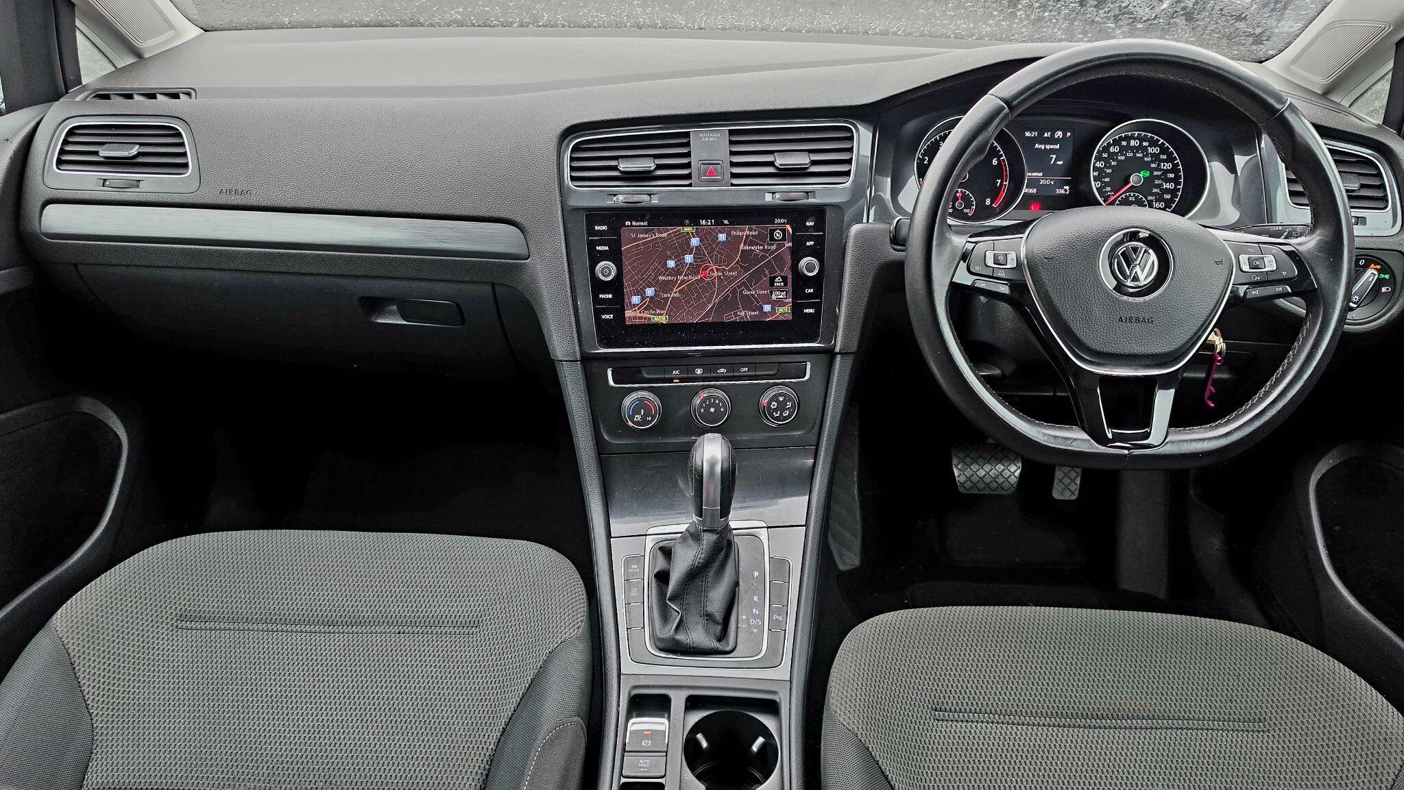 Volkswagen Golf - Image 20
