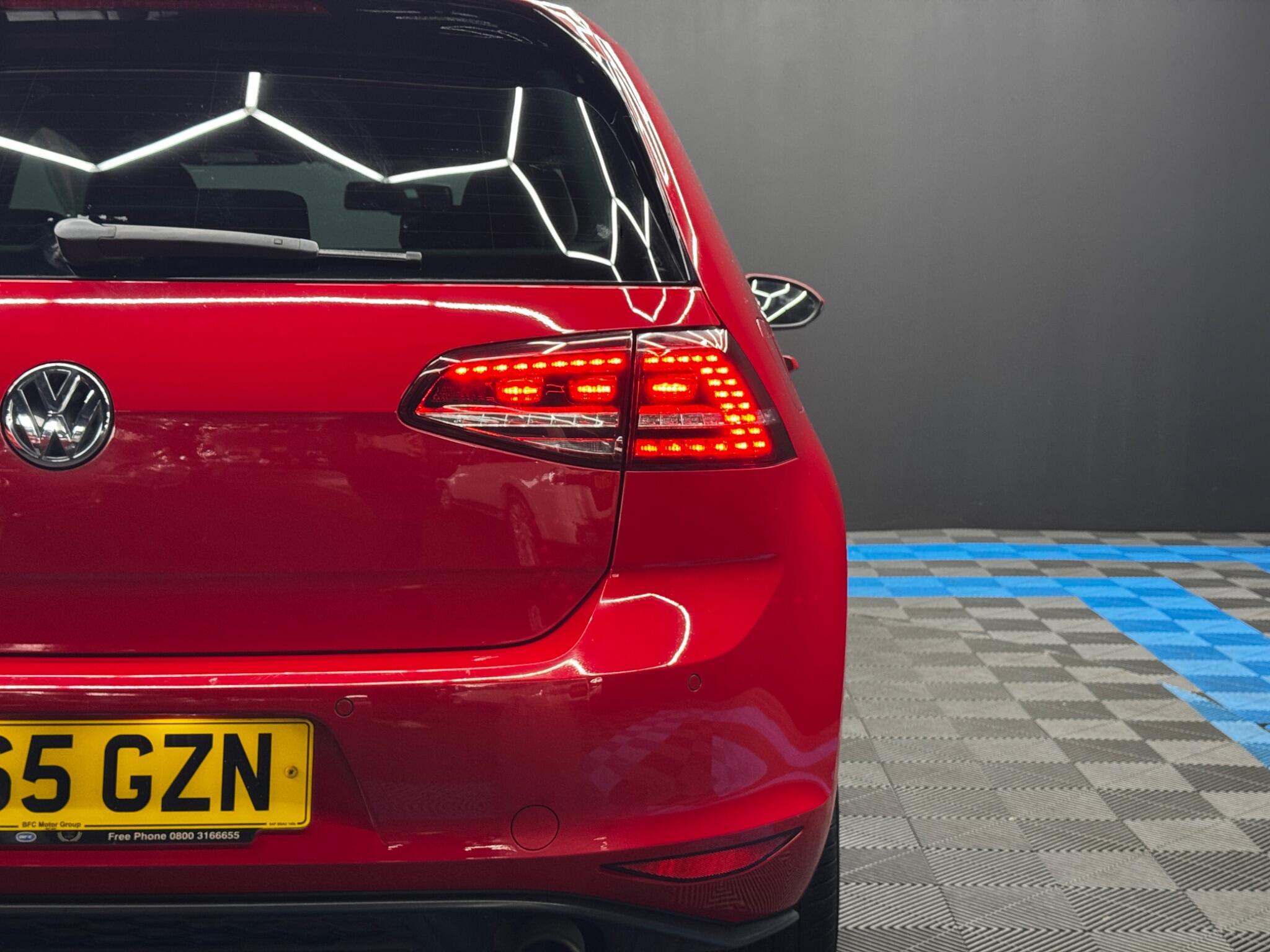 Volkswagen Golf - Image 42