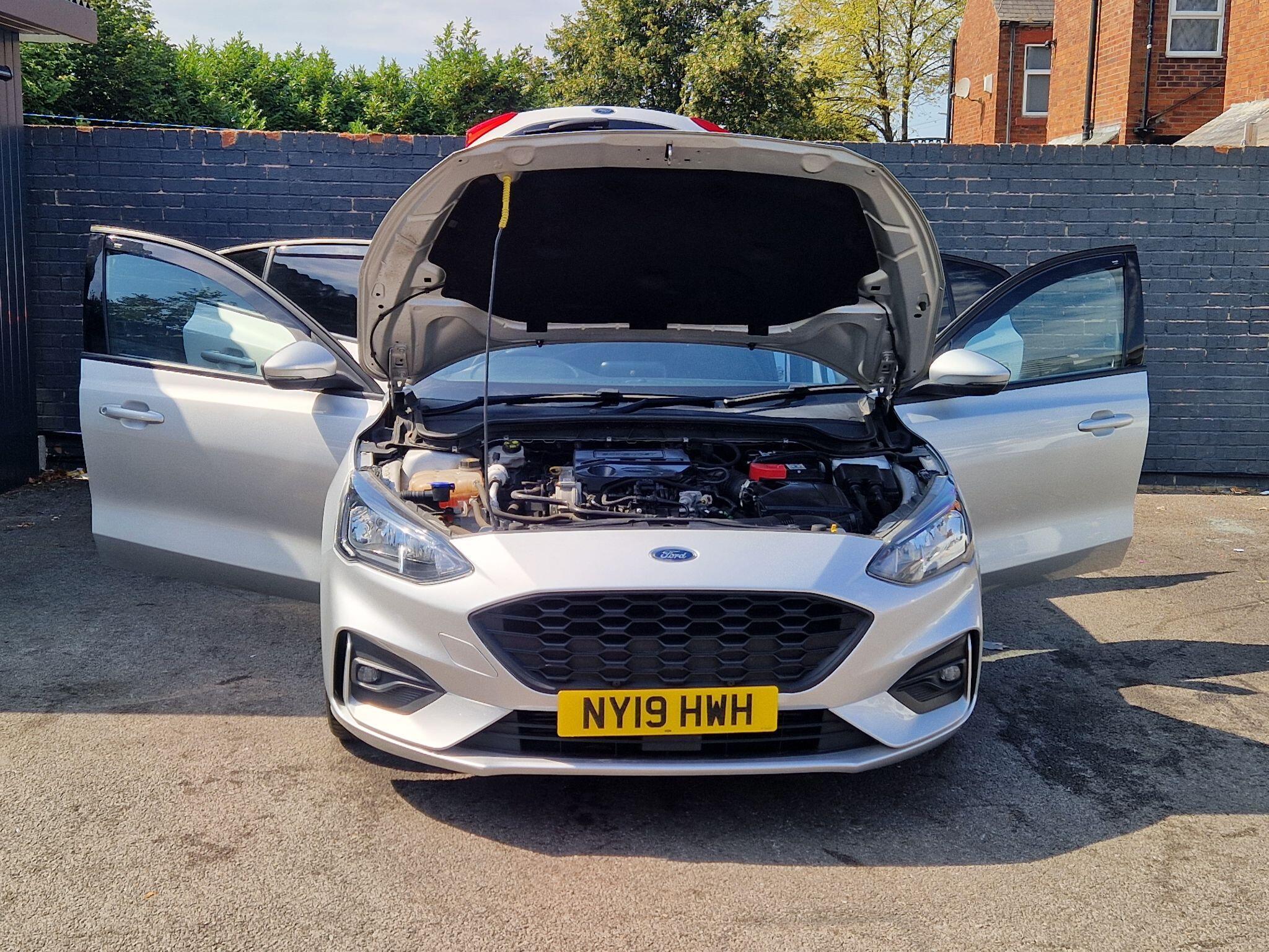 Ford Focus - Image 13