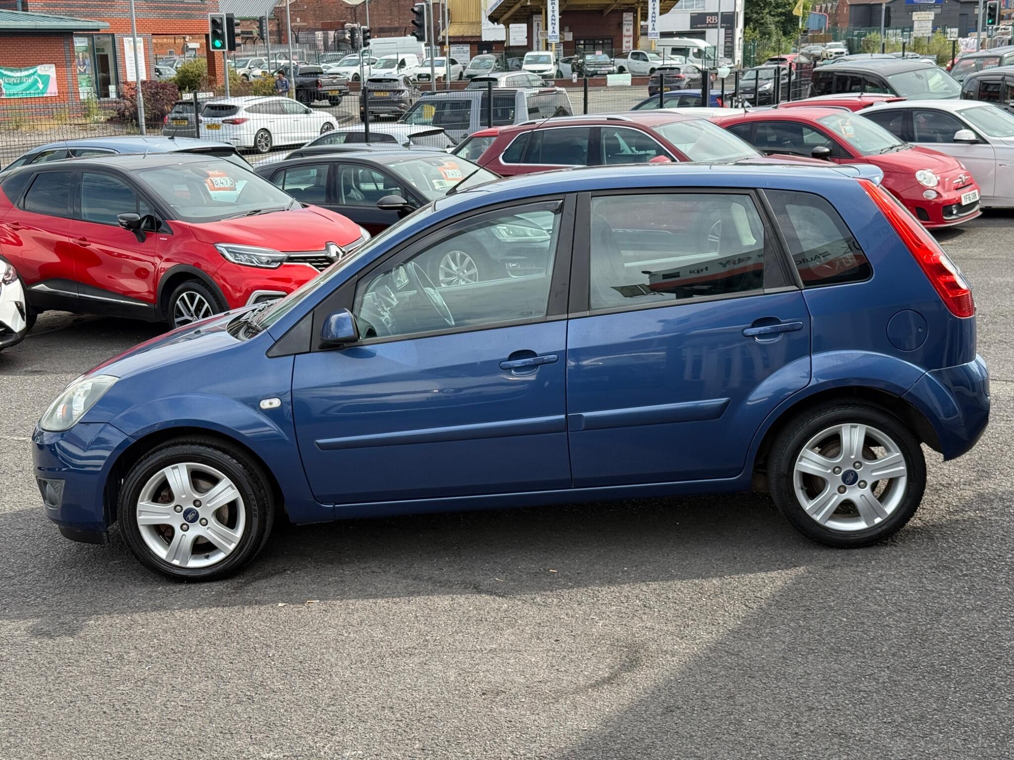Ford Fiesta - Image 10