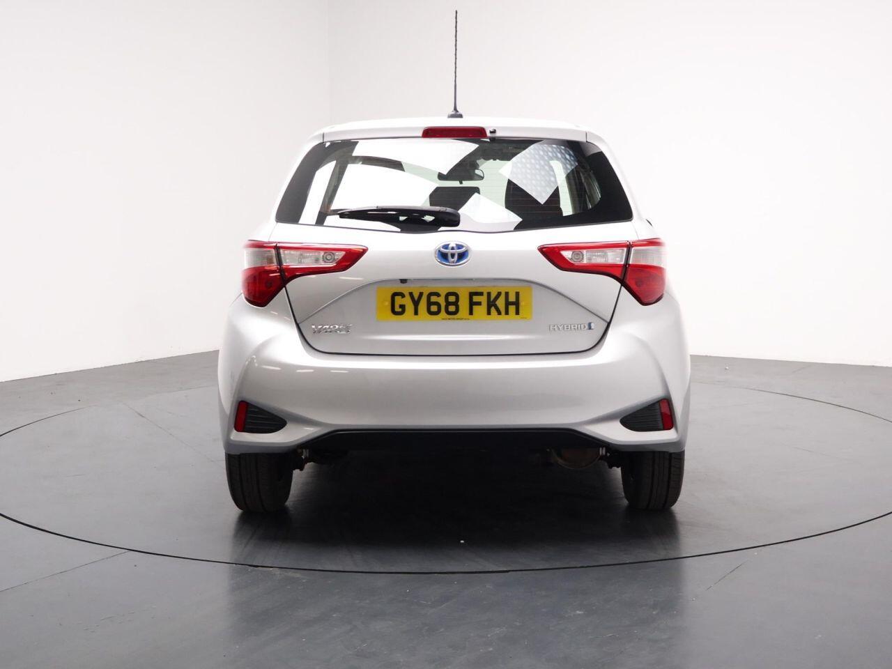 Toyota Yaris - Image 10