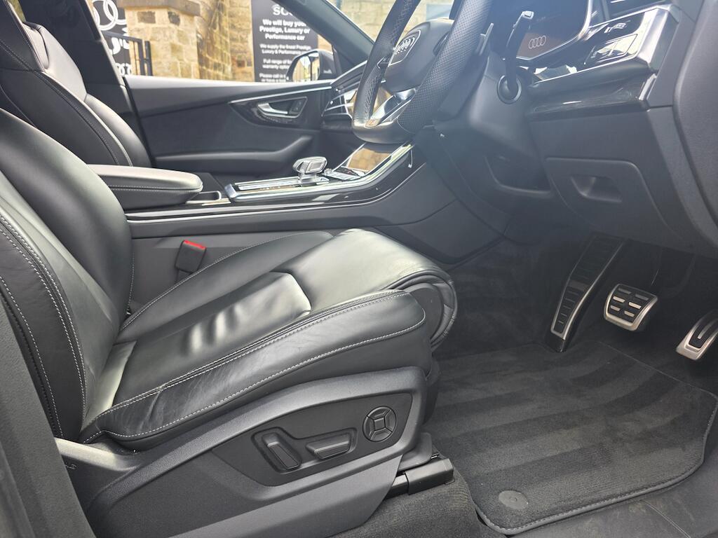 Audi Q8 - Image 33