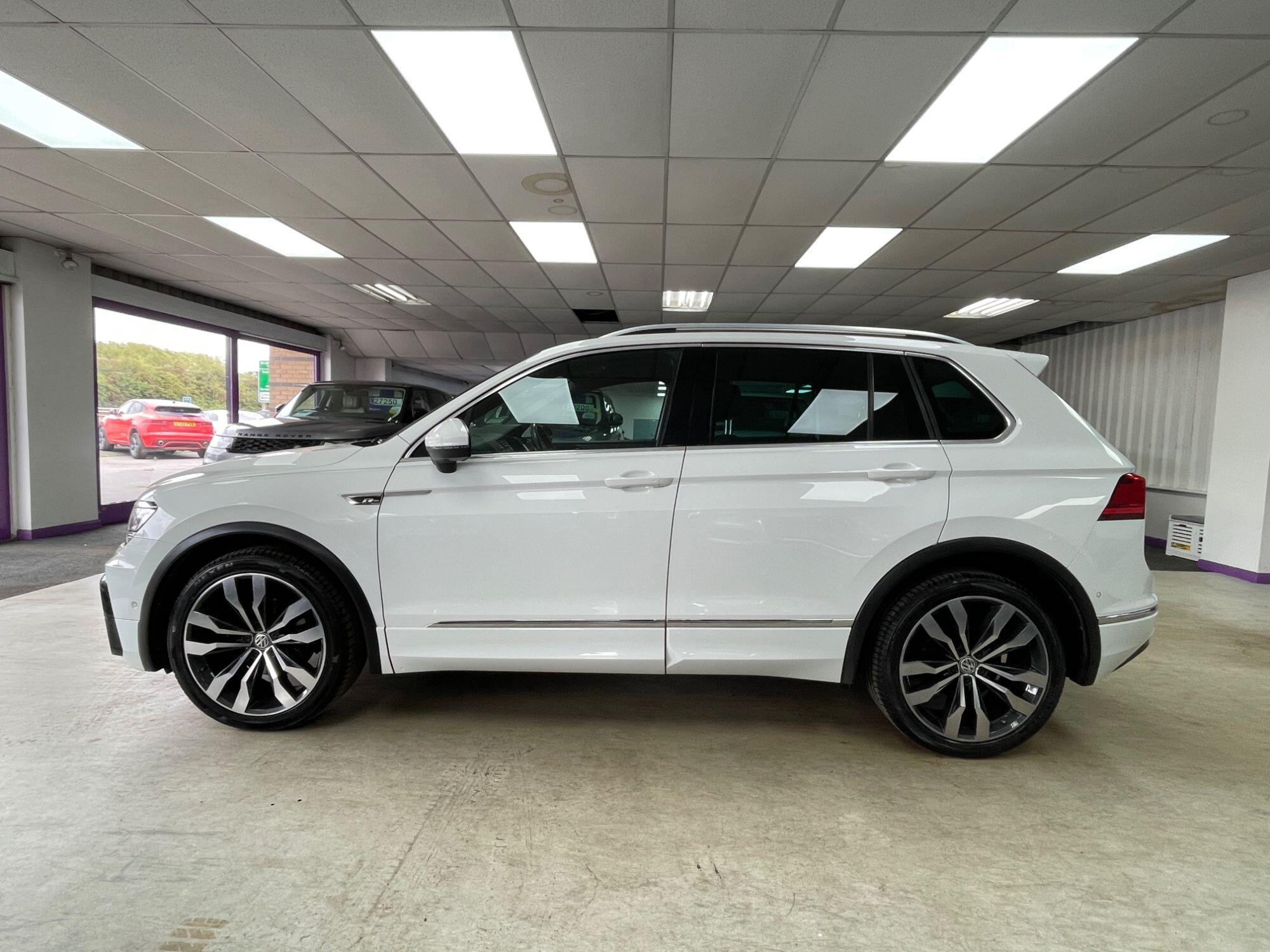 Volkswagen Tiguan - Image 12