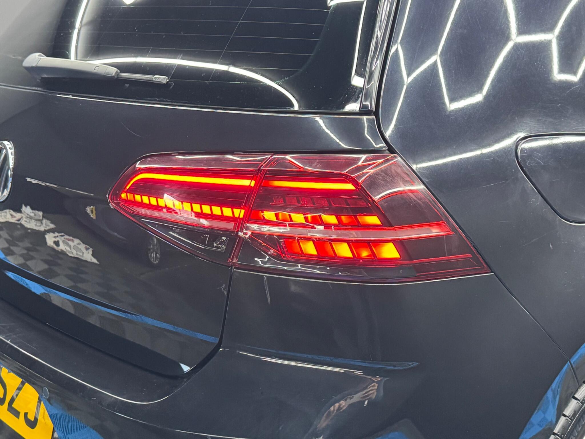 Volkswagen Golf - Image 42