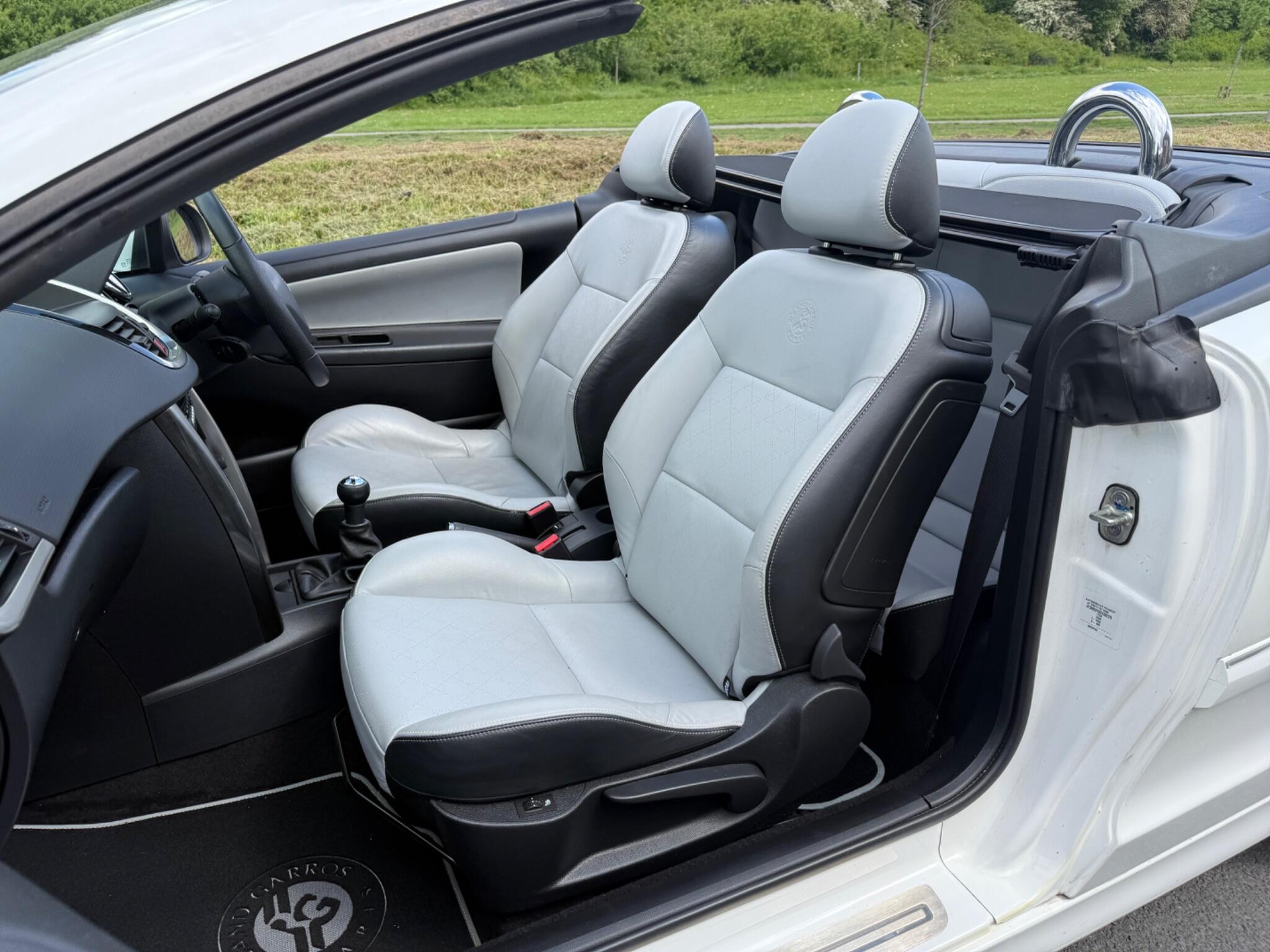 Peugeot 207 CC - Image 17