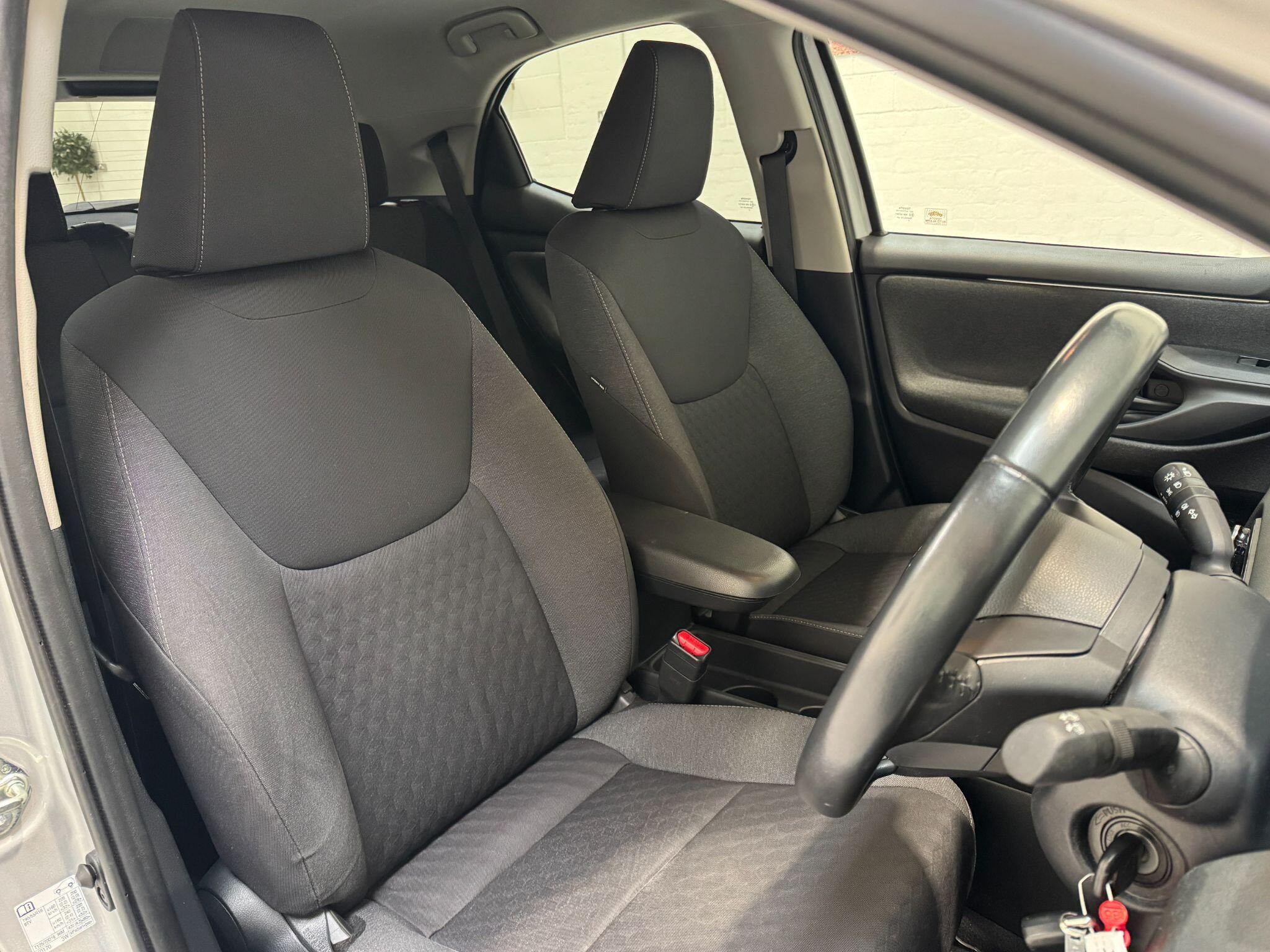 Toyota Yaris - Image 40