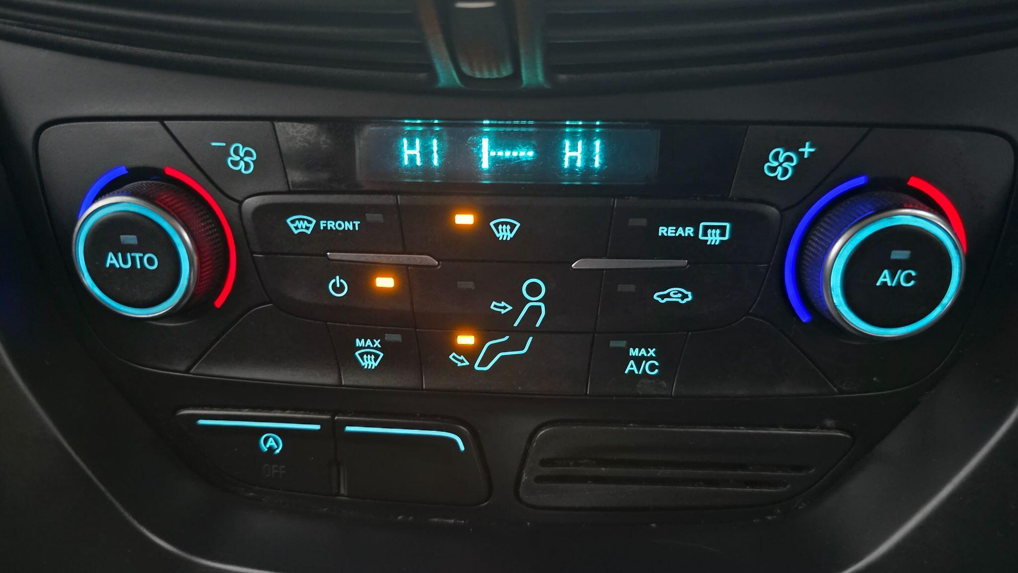 Ford Kuga - Image 28