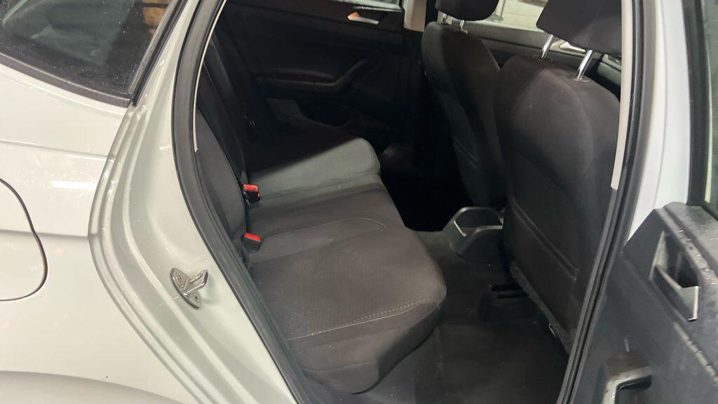 Volkswagen Polo - Image 9