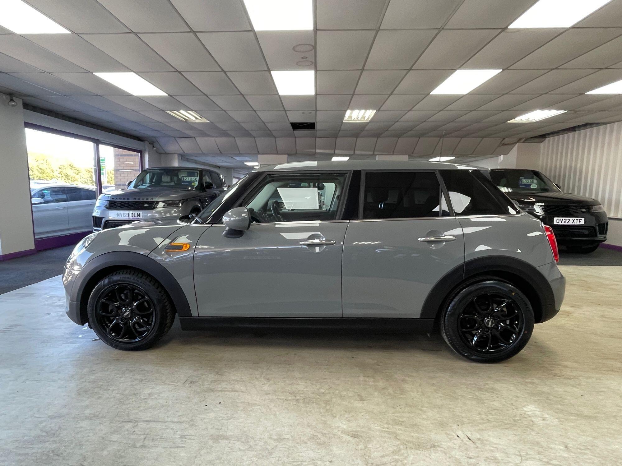 MINI Hatch - Image 13