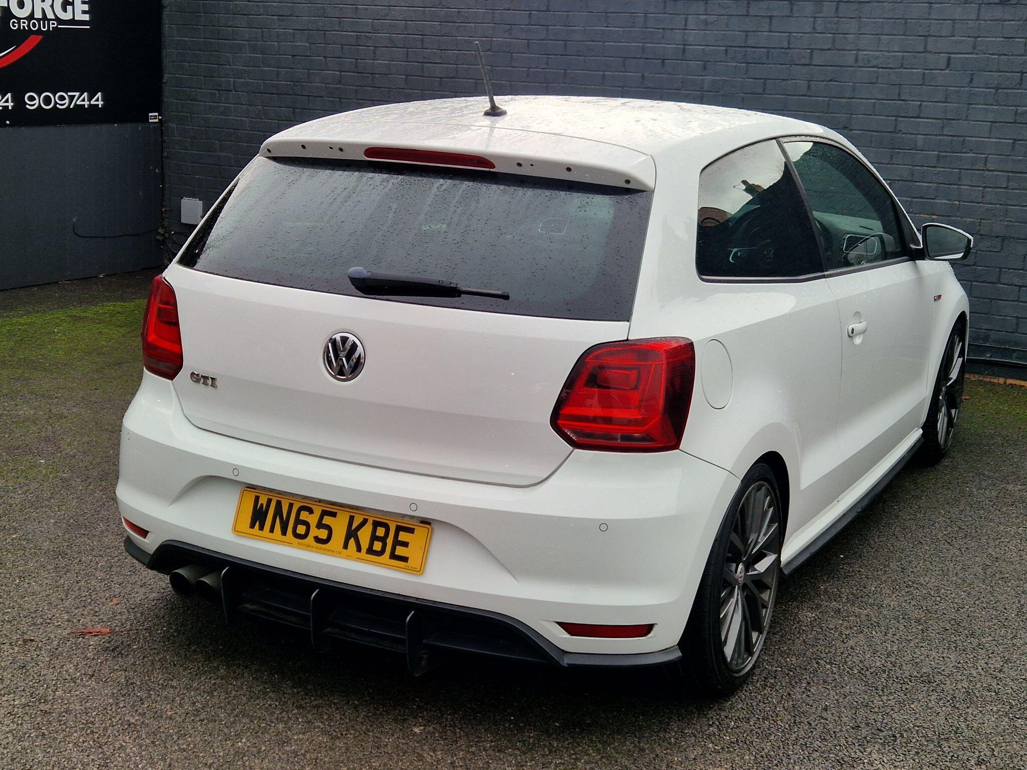Volkswagen Polo - Image 10