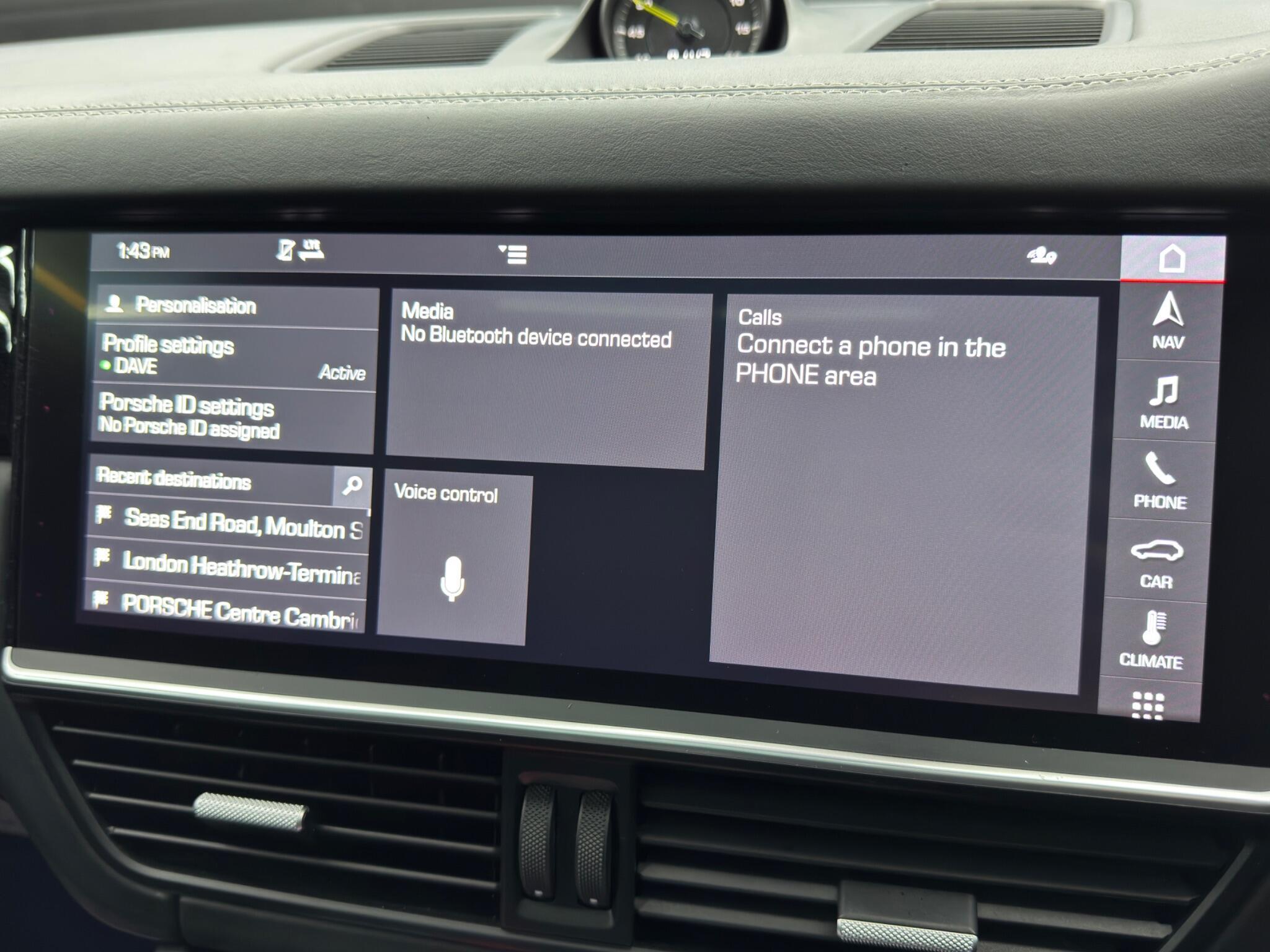 Porsche Cayenne - Image 37