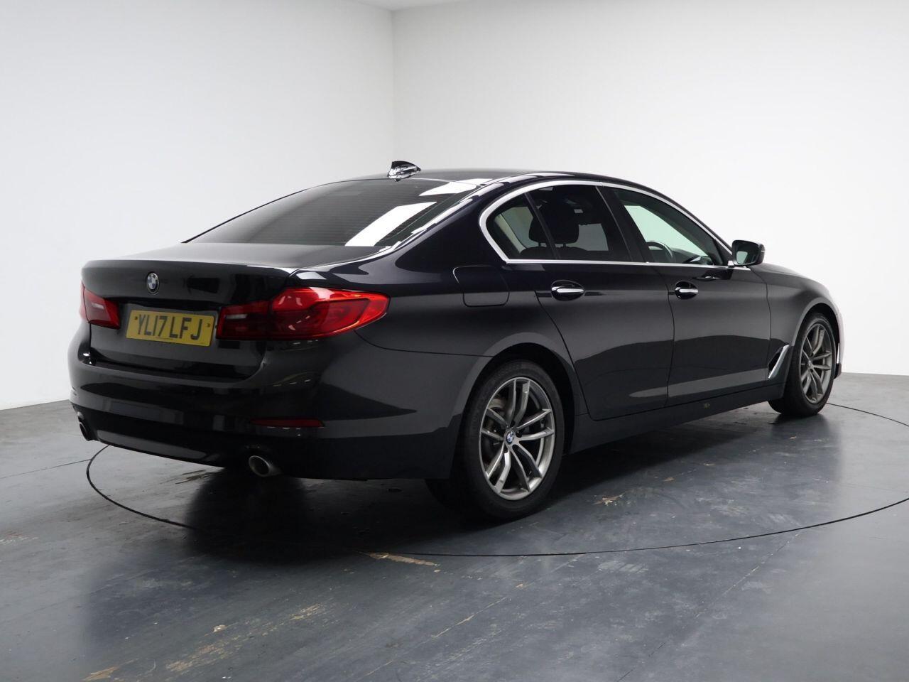 BMW 5 Series - Image 12