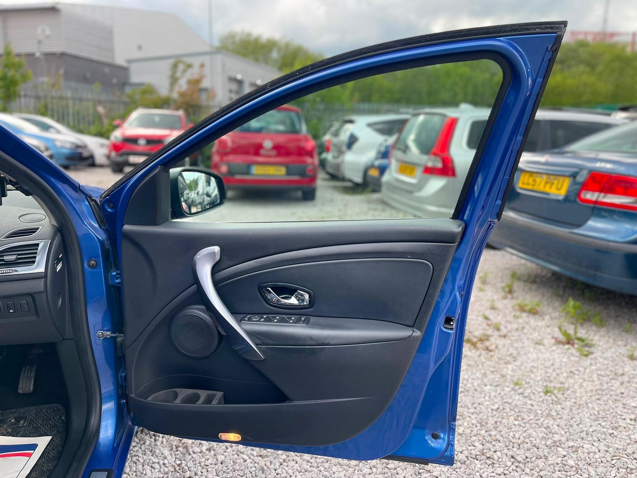 Renault Megane - Image 9