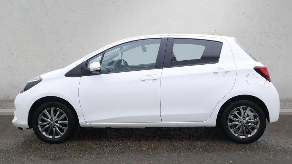 Toyota Yaris - Image 9