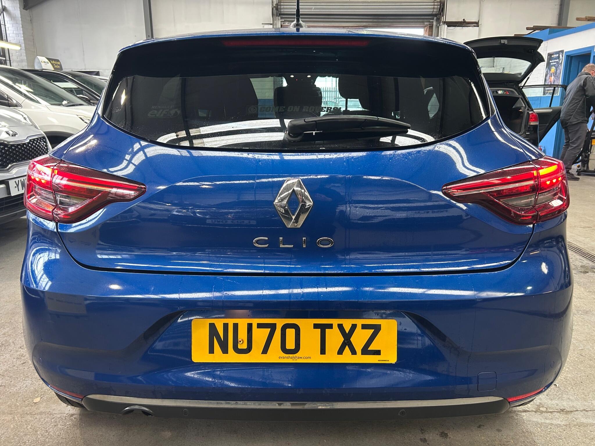 Renault Clio - Image 8