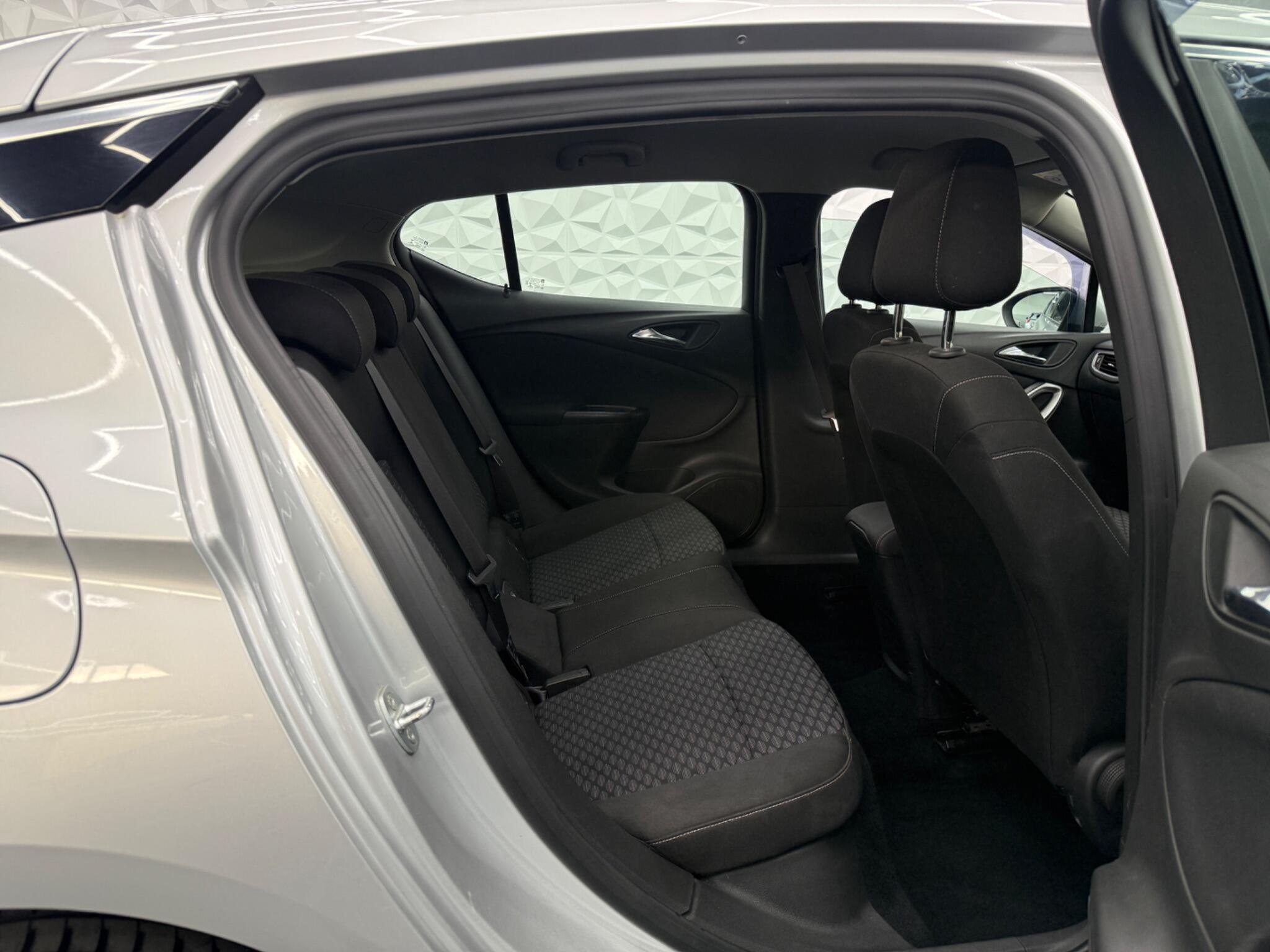 Vauxhall Astra - Image 20