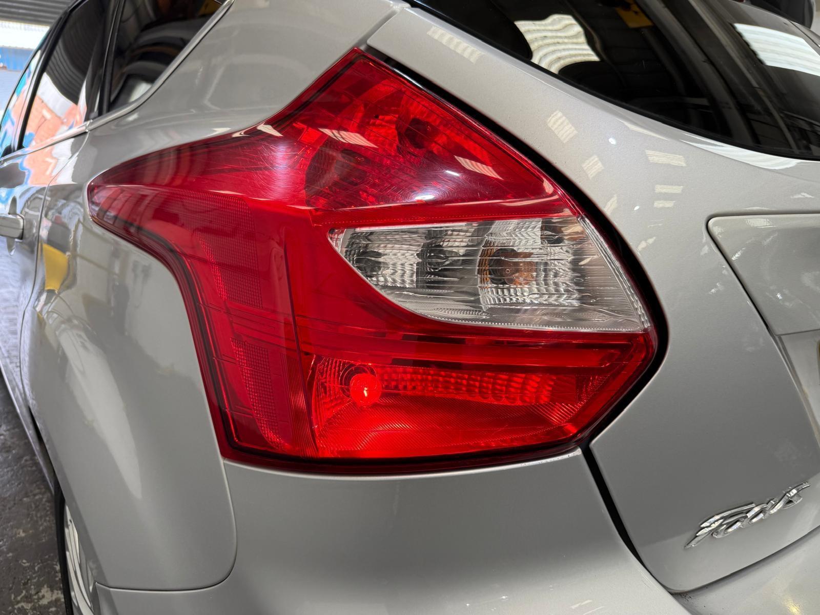 Ford Focus - Image 11