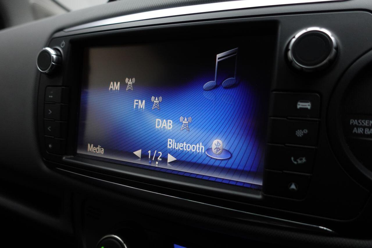 Toyota Yaris - Image 18