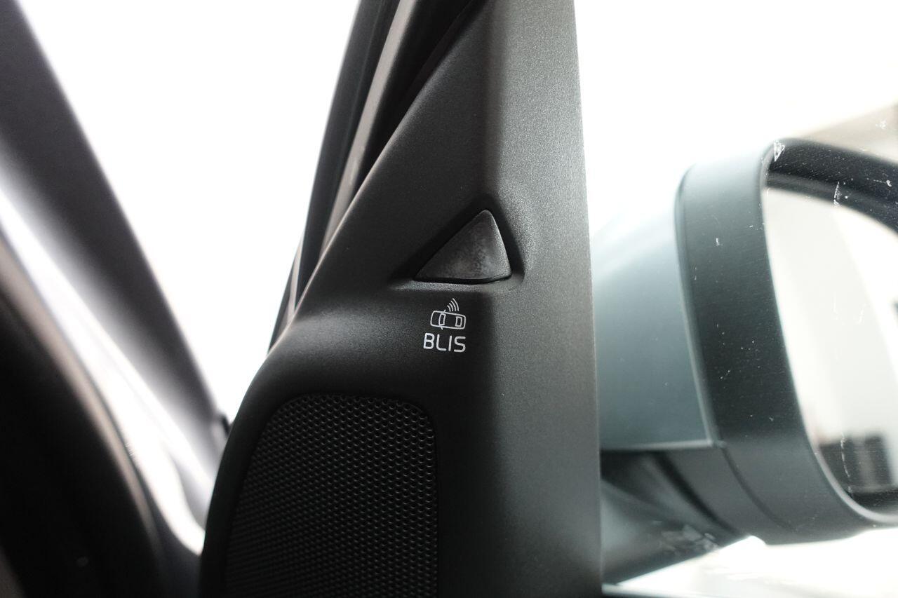 Volvo S60 - Image 13