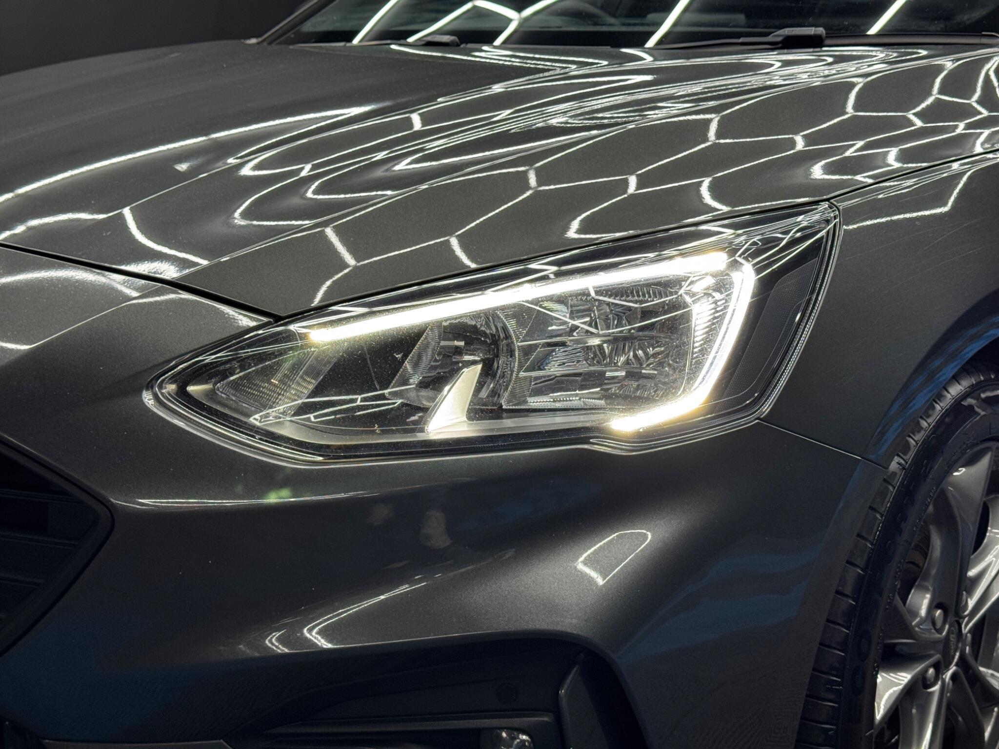 Ford Focus - Image 44