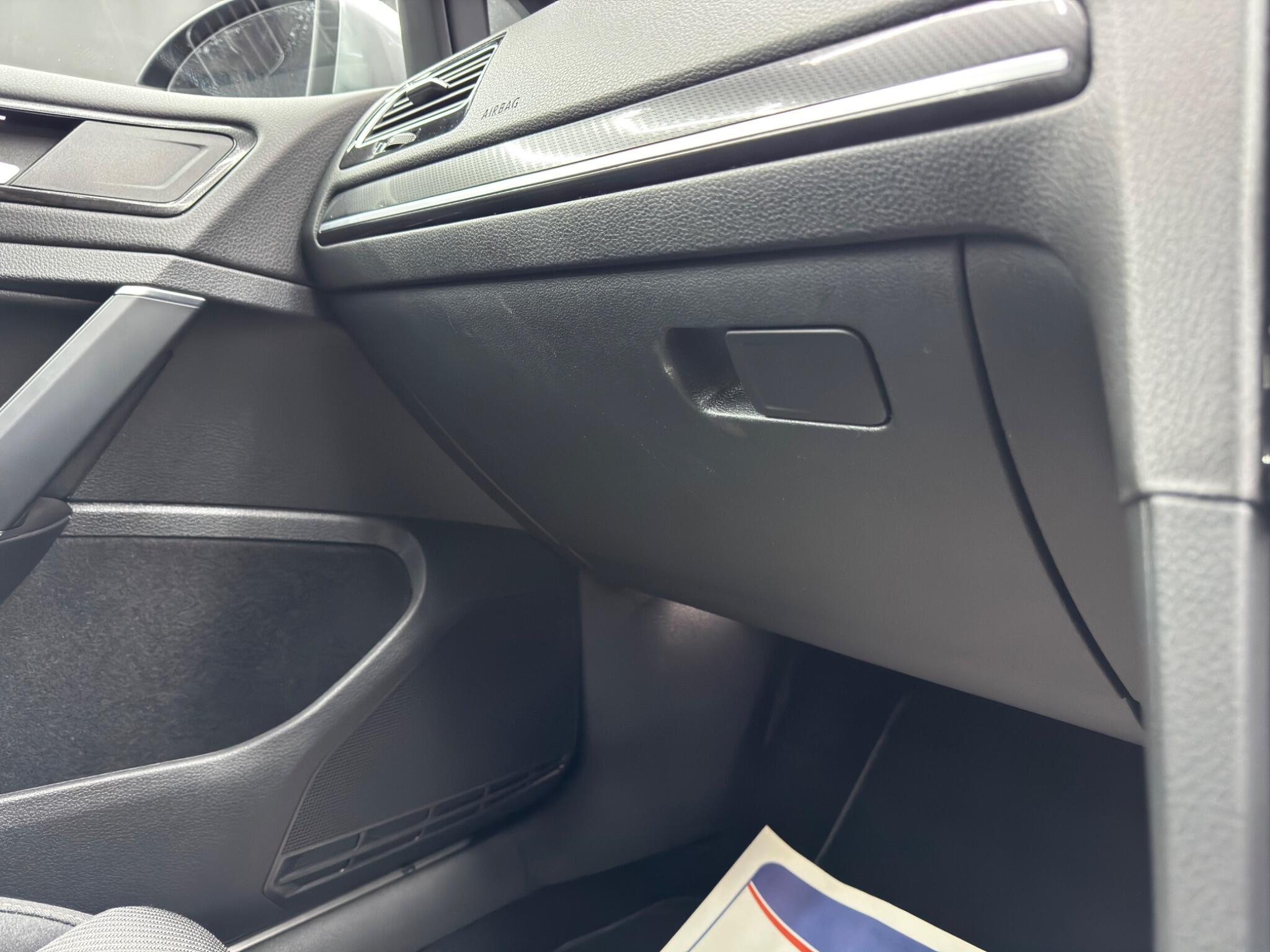 Volkswagen Golf - Image 44