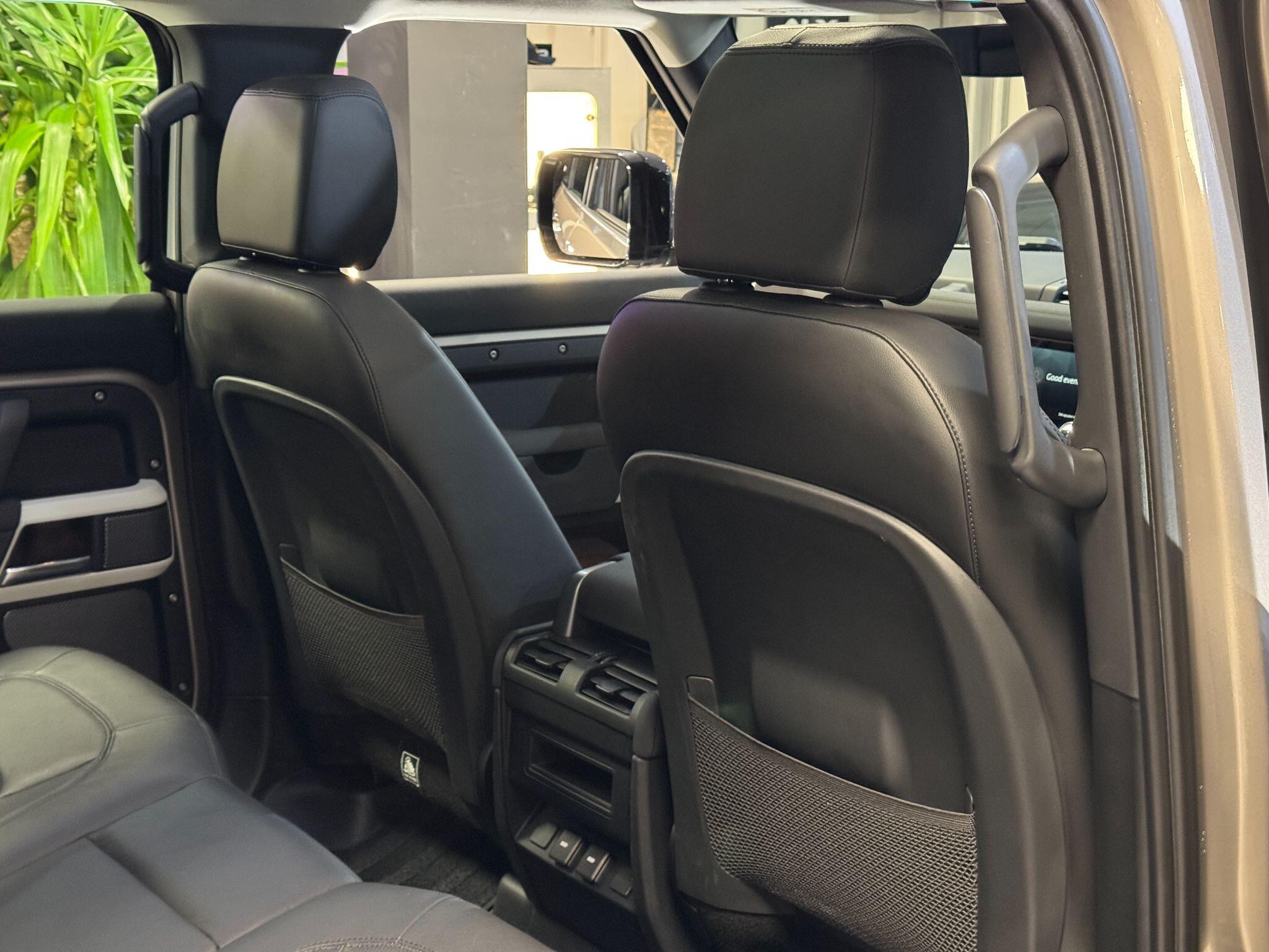Land Rover Defender 110 - Image 16
