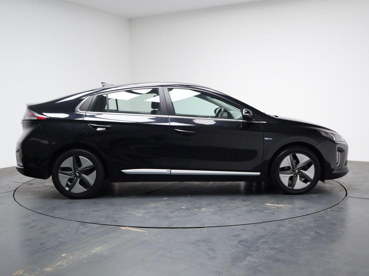 Hyundai Ioniq - Image 14