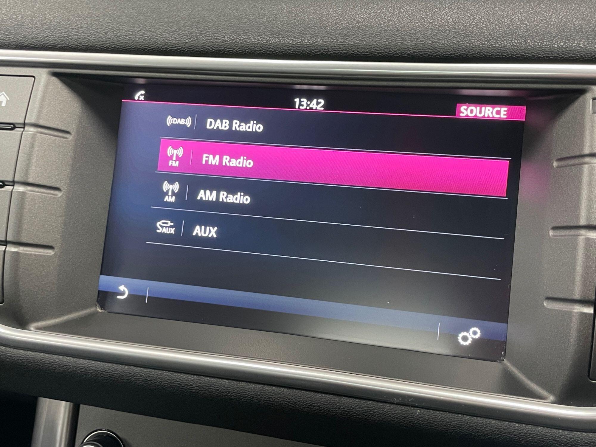 Land Rover Range Rover Evoque - Image 41