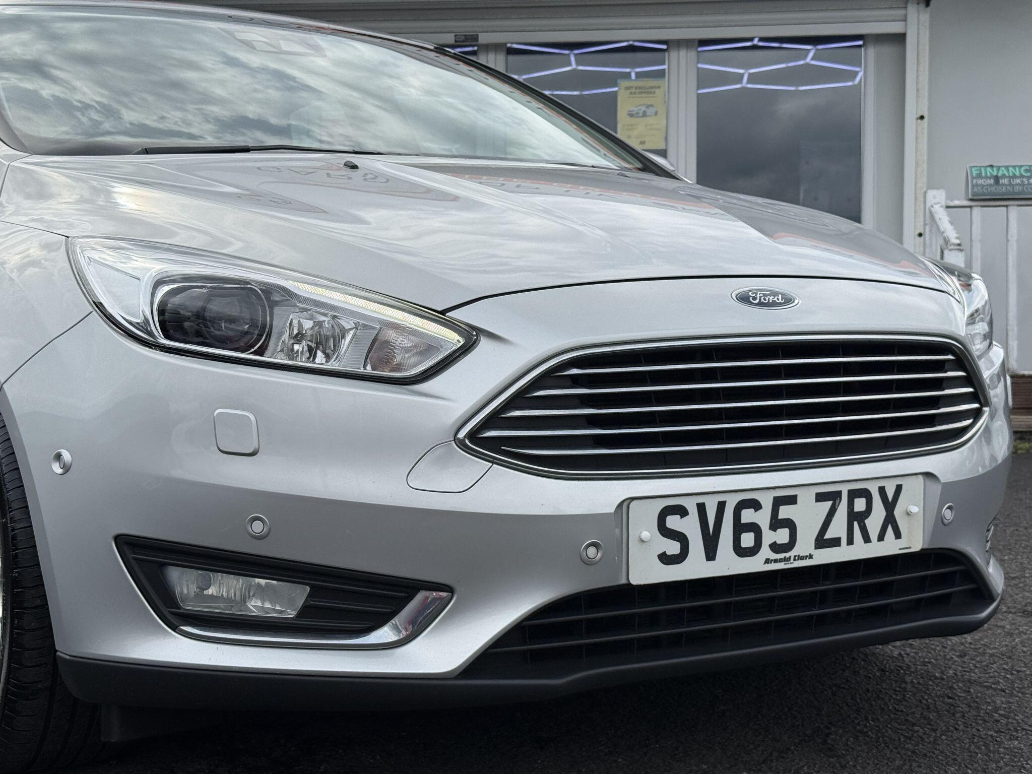 Ford Focus - Image 10