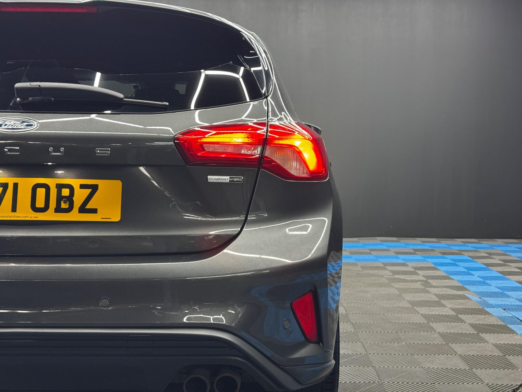 Ford Focus - Image 41