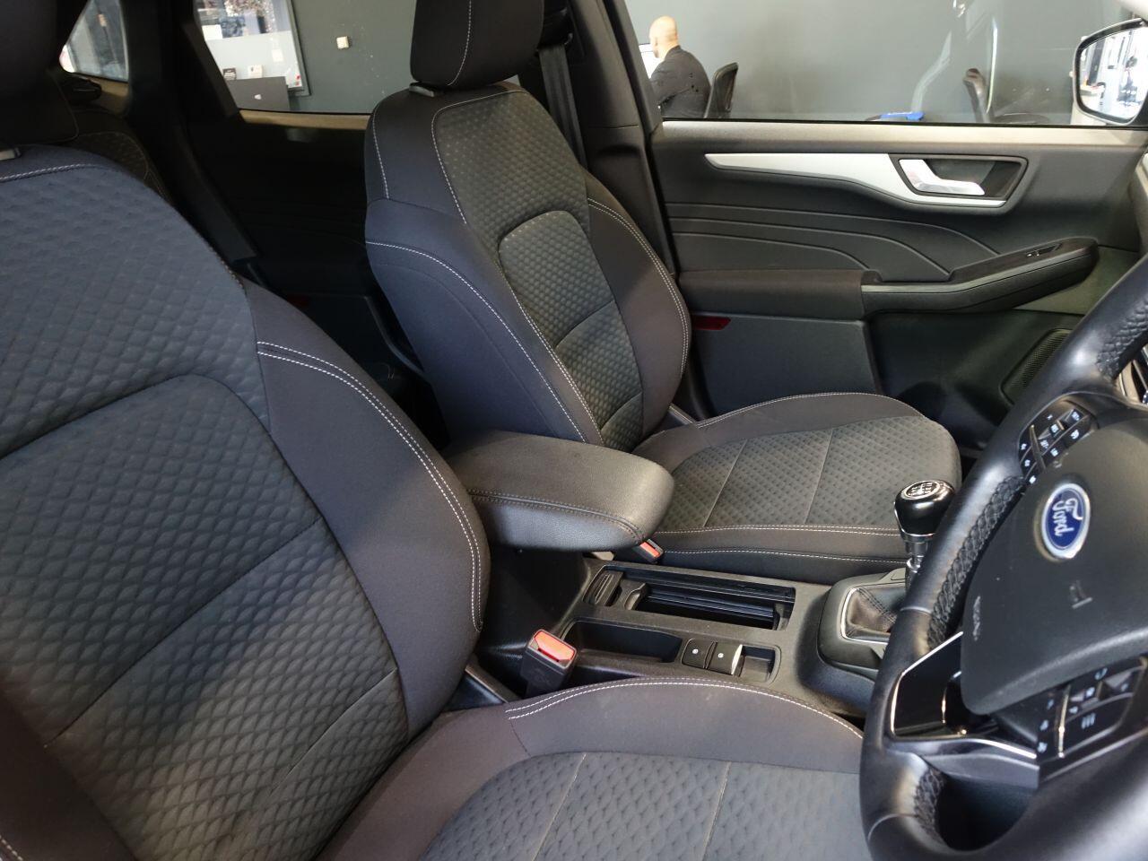 Ford Kuga - Image 13