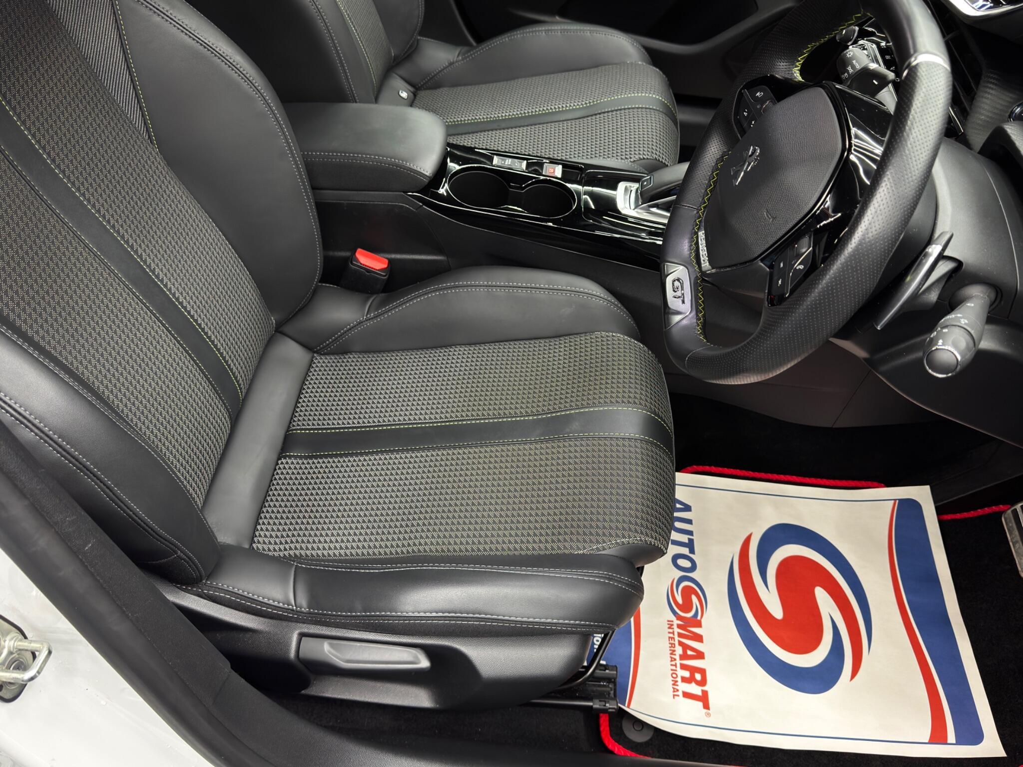 Peugeot 208 - Image 13