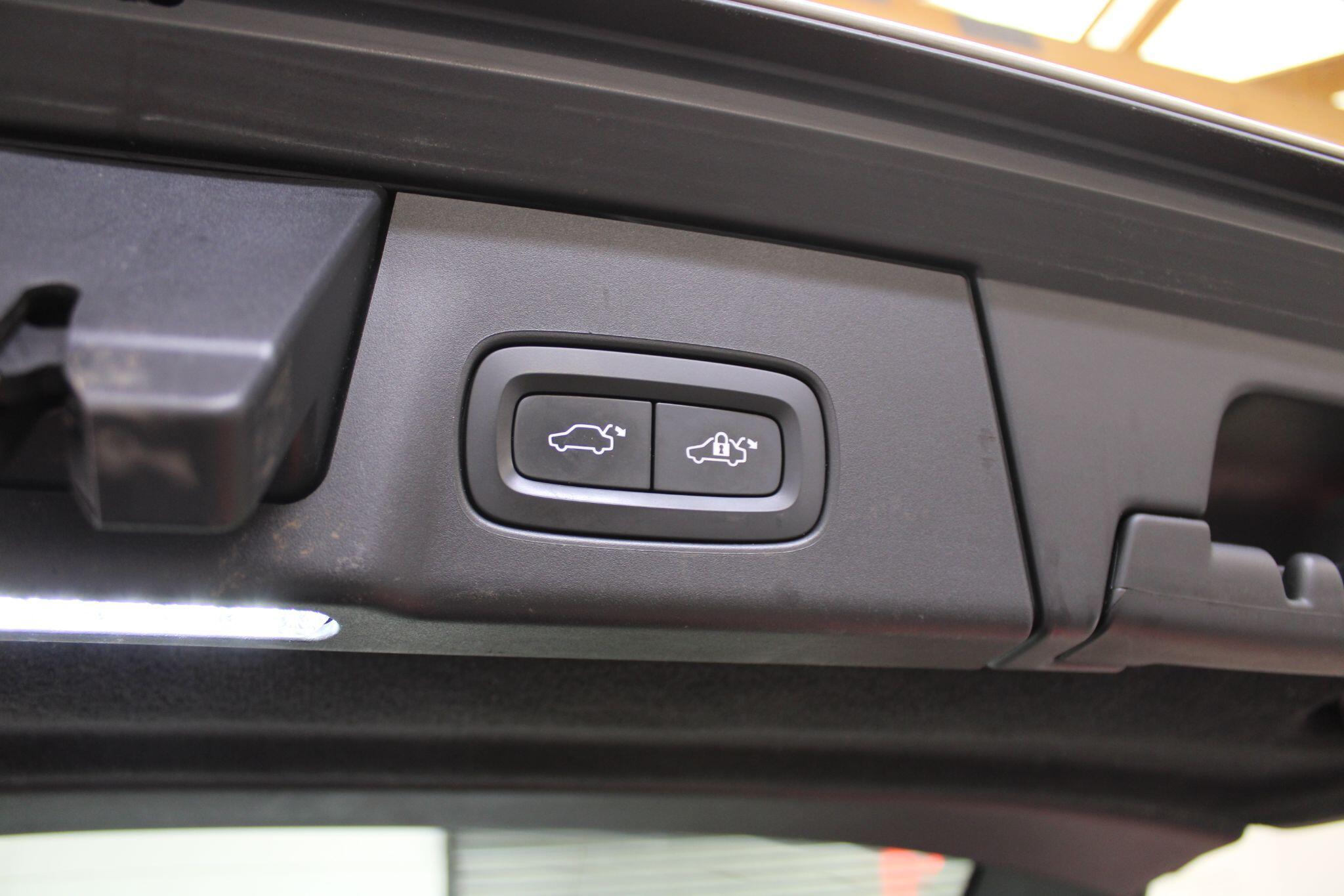 Volvo V90 CROSS COUNTRY - Image 17