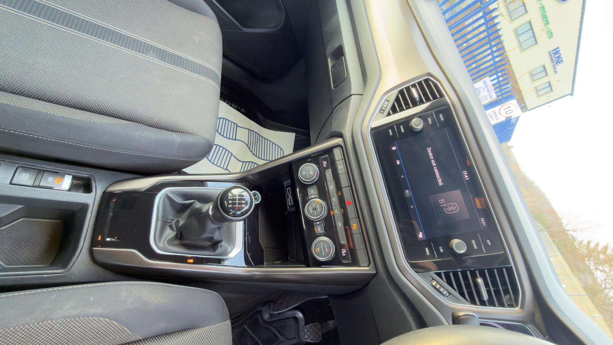 Volkswagen T-Roc - Image 22