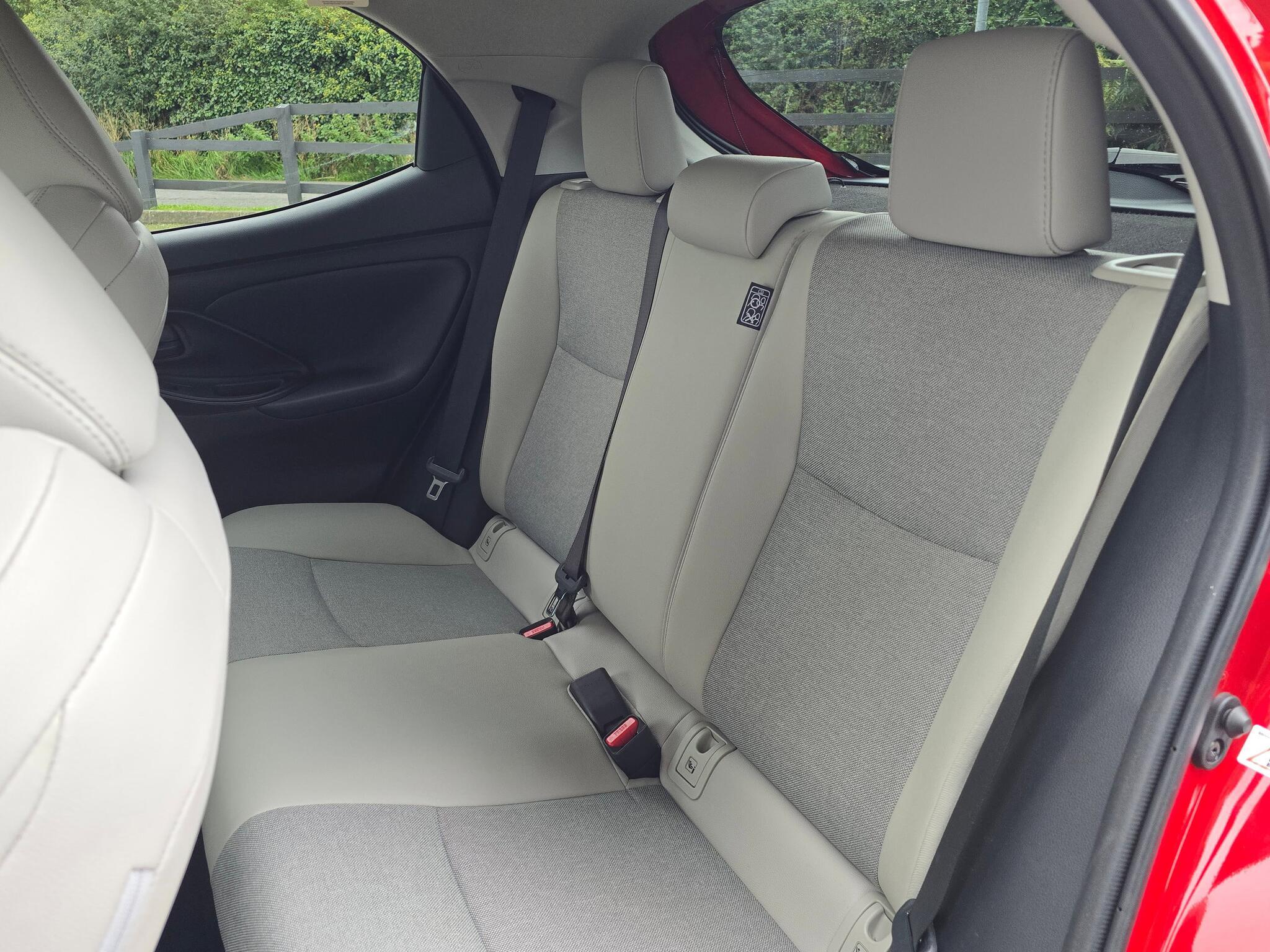 Toyota Yaris - Image 2