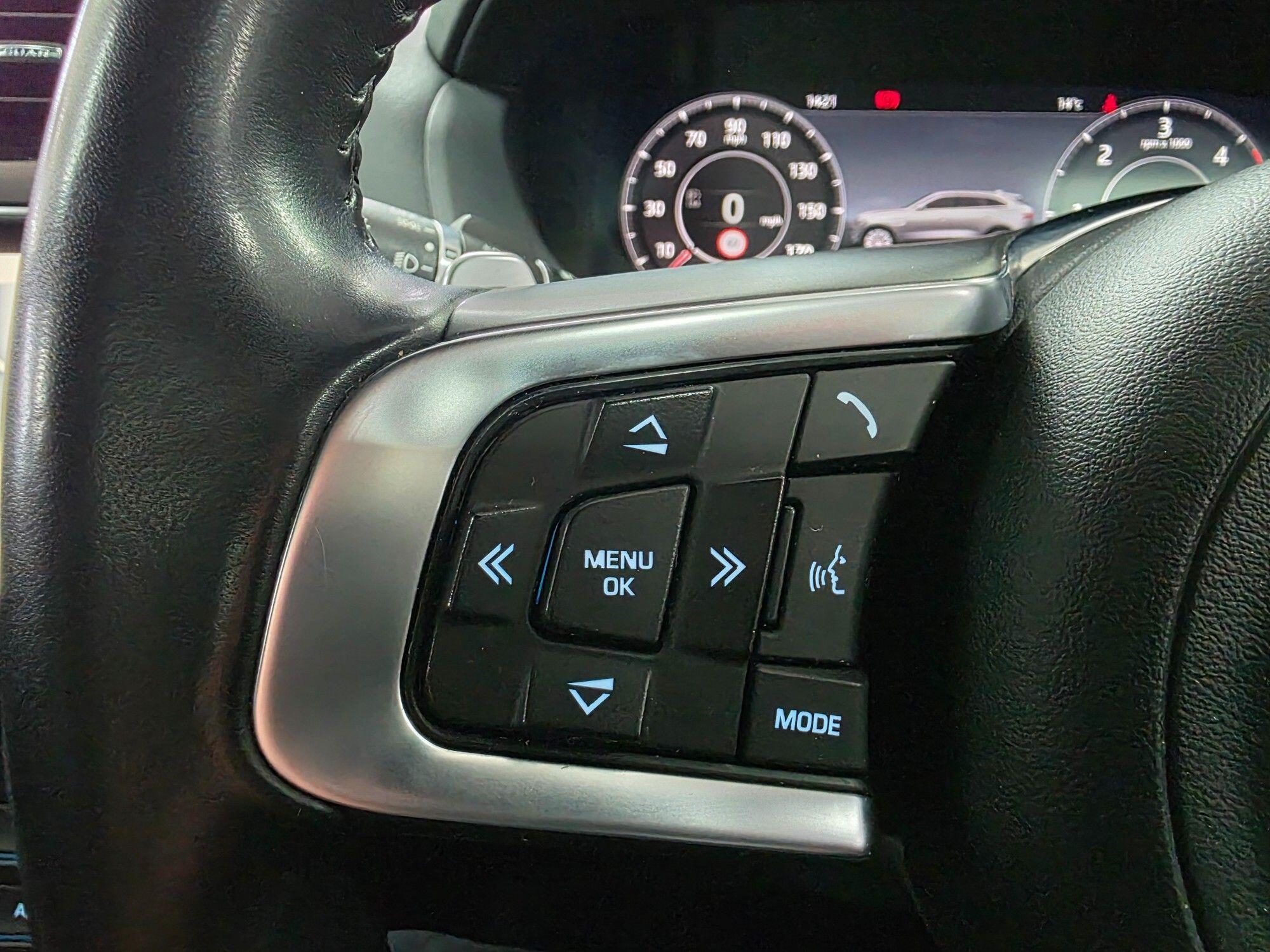 Jaguar F-Pace - Image 32