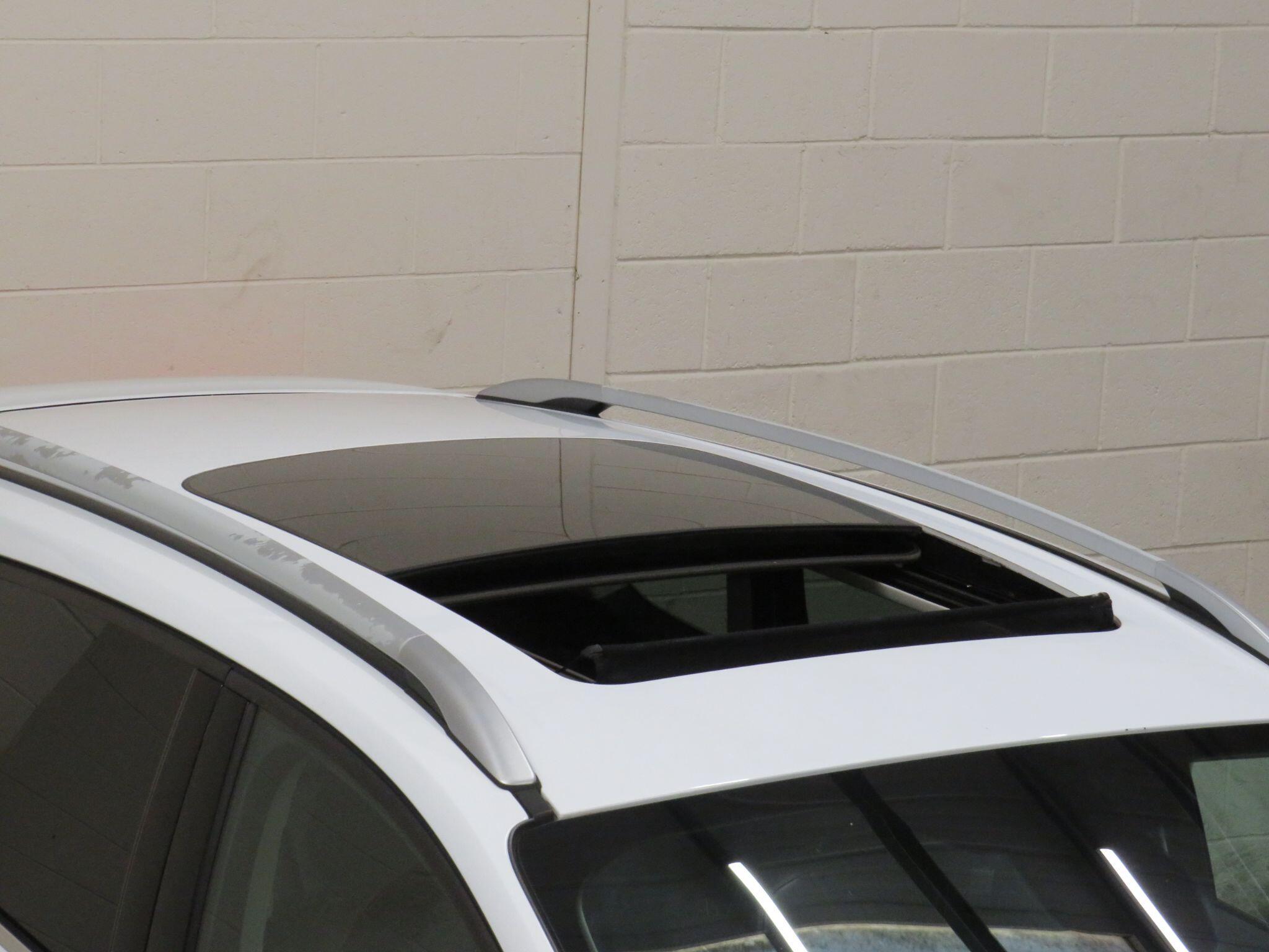 Ford Kuga - Image 17