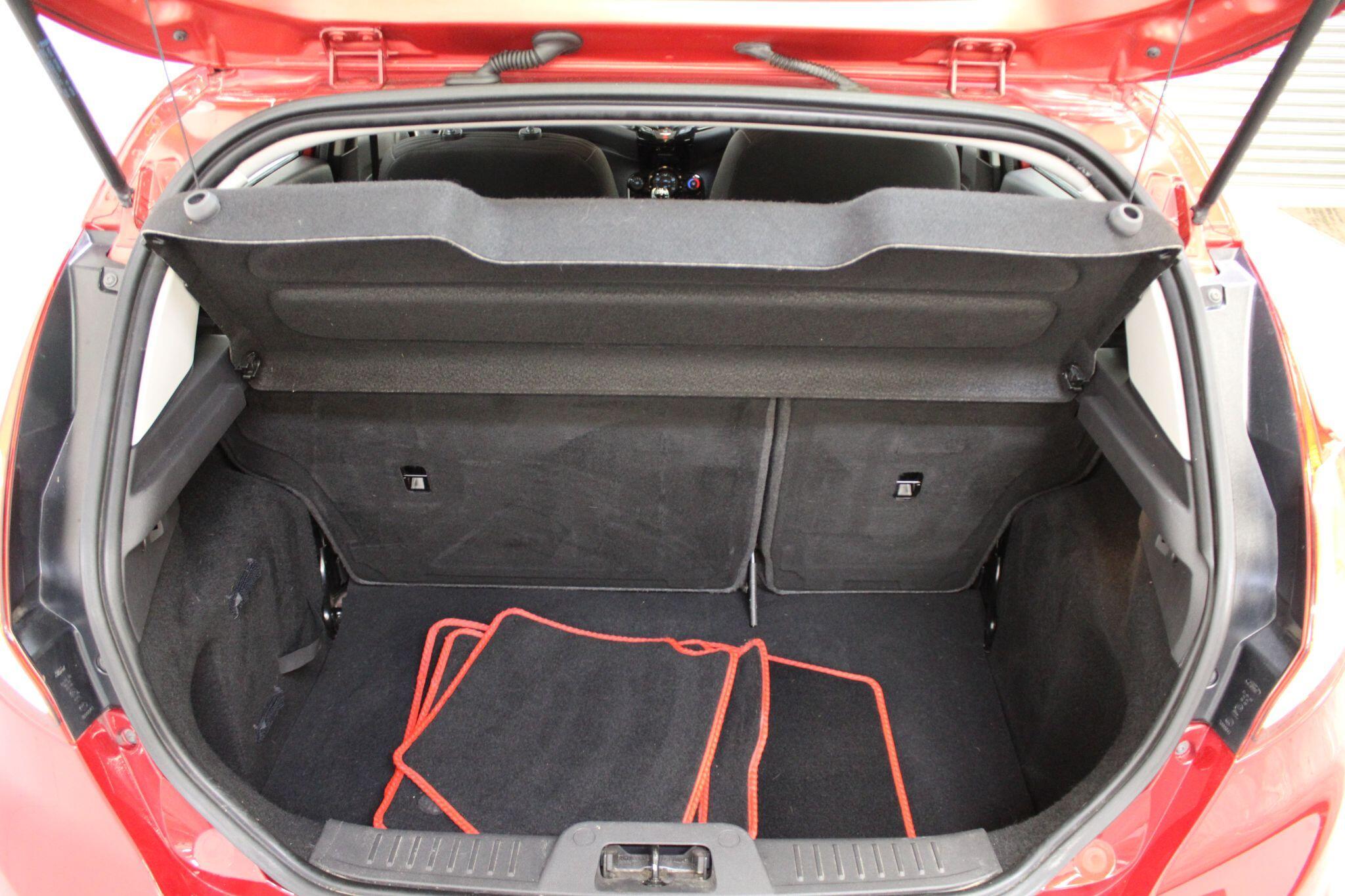 Ford Fiesta - Image 17