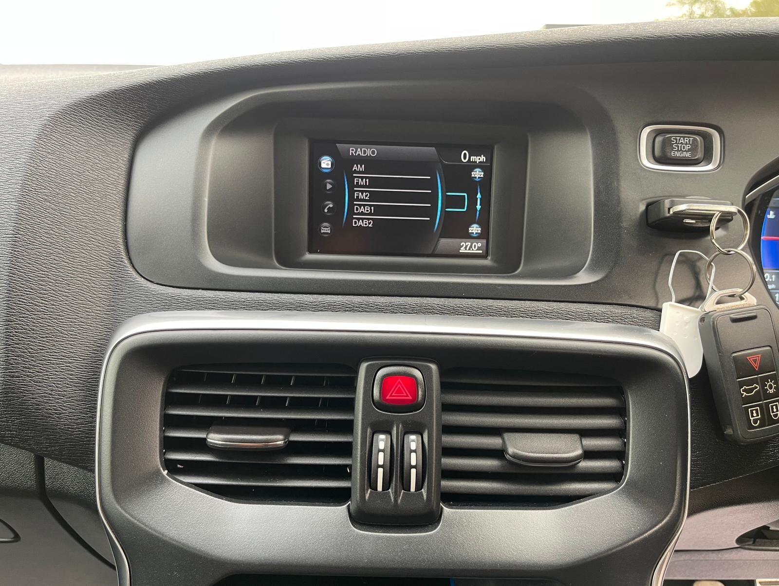 Volvo V40 - Image 38