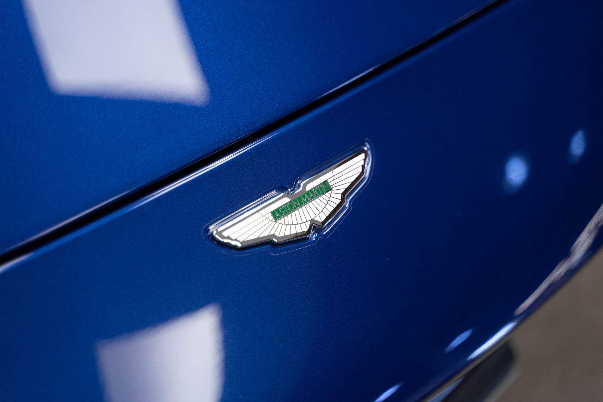 Aston Martin Vanquish - Image 11